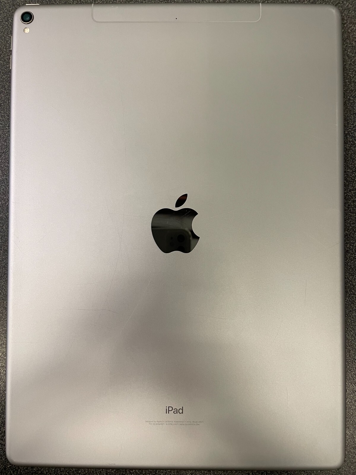 Apple iPad Pro 2nd Gen 64 GB, Wi-Fi, 12.9in – Gray Gold Silver – FAIR