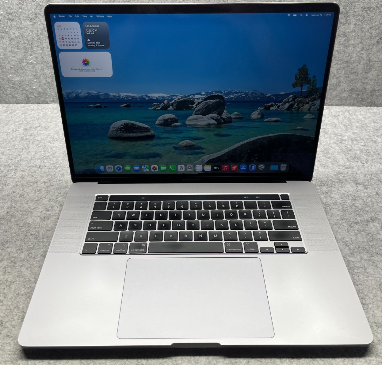 2020 MacBook Pro 13″ i5-1038NG7 @ 2.00GHz 16GB Ram 512GB SSD Tahoe Touch Bar