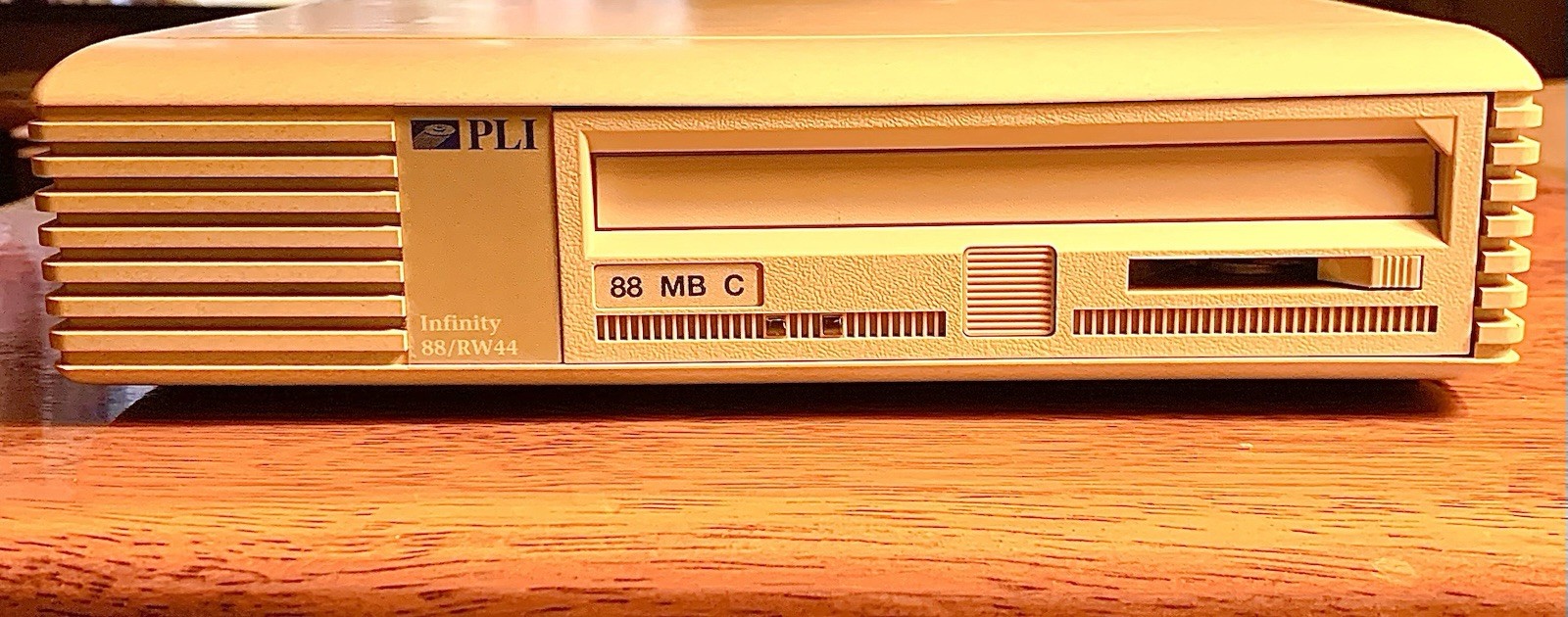 PLI Infinity 88/RW44 External 5.25in SCSI Removable Cartridge Drive 88MB