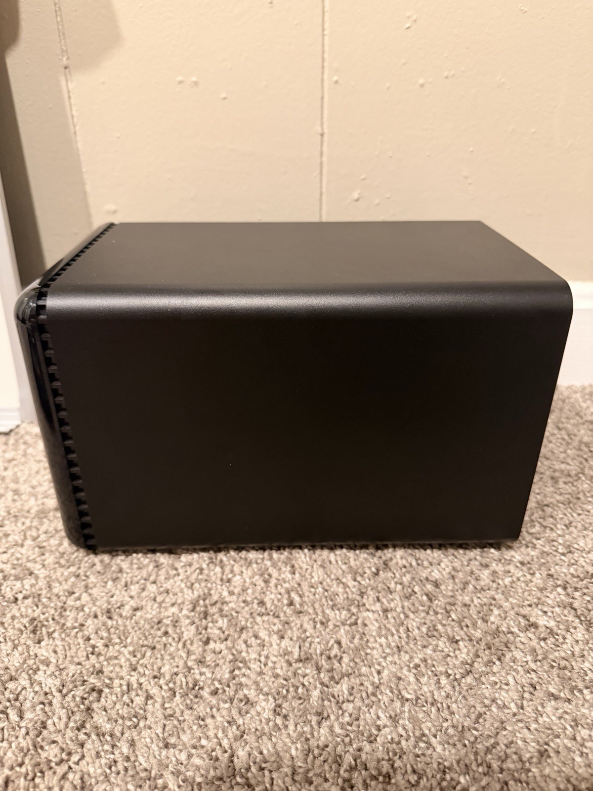 Drobo DR04D-U 4-Bay NAS HDD Hot Swap USB FireWire Indication Light Black