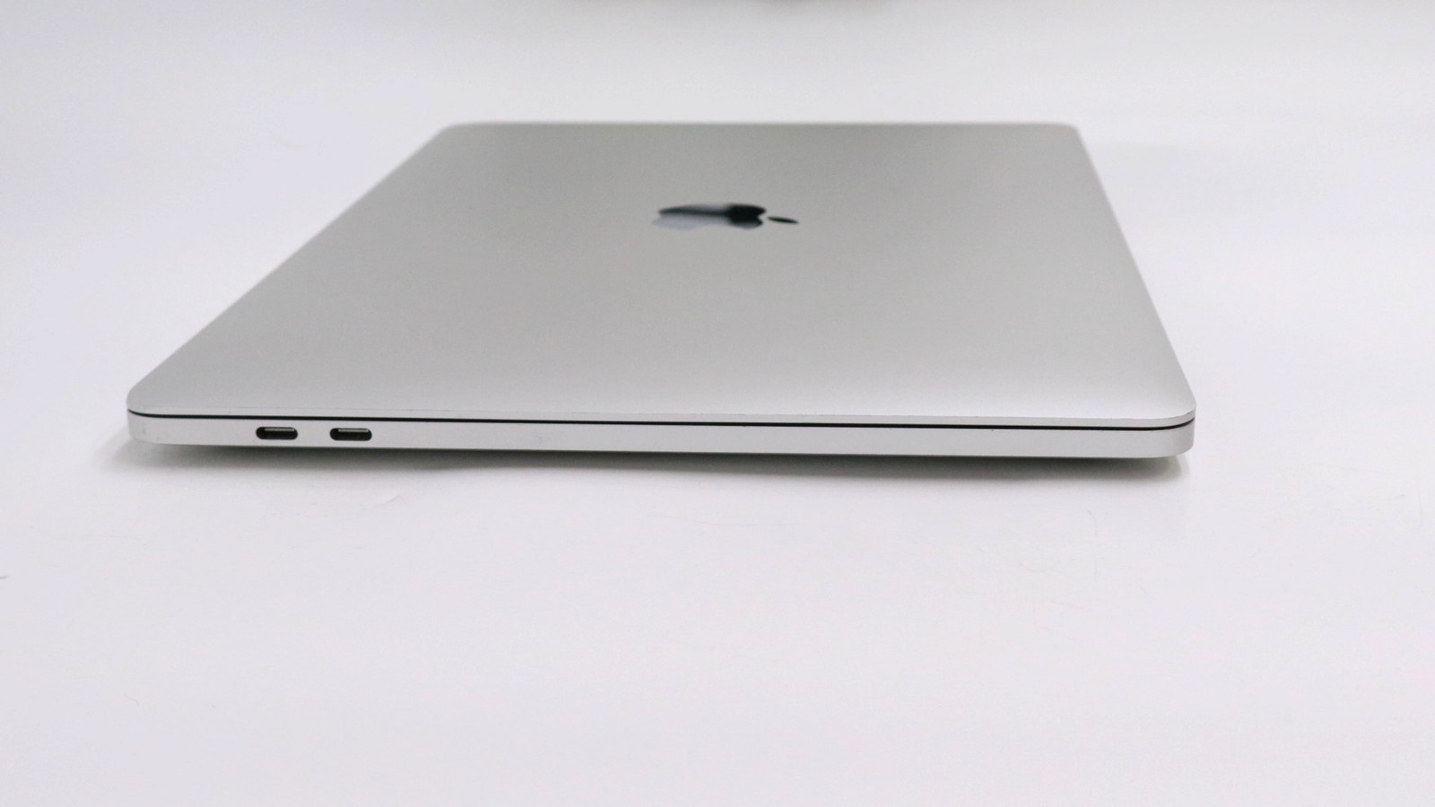 Apple Macbook Pro 13″ i7-1068NG7 16GB 512GB – Very Good