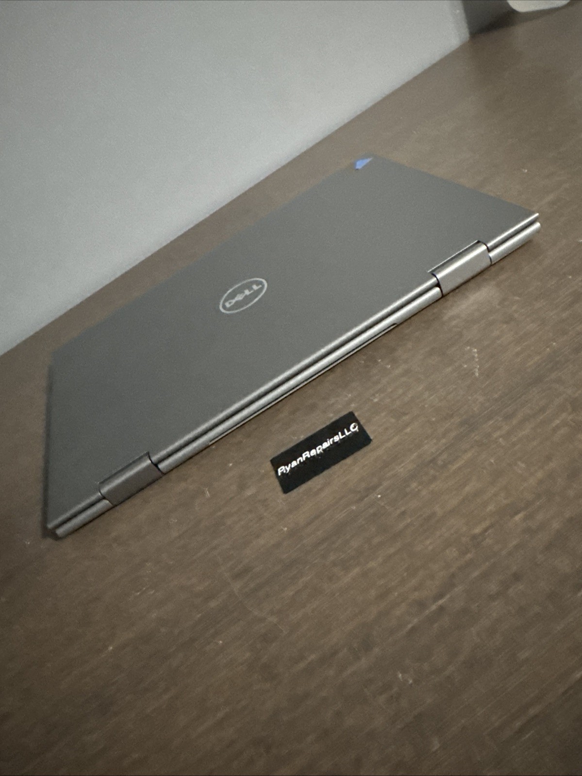 Dell Latitude Laptop Unknown model- 8gb DDR4, Intel i7. Parts or repair turns on