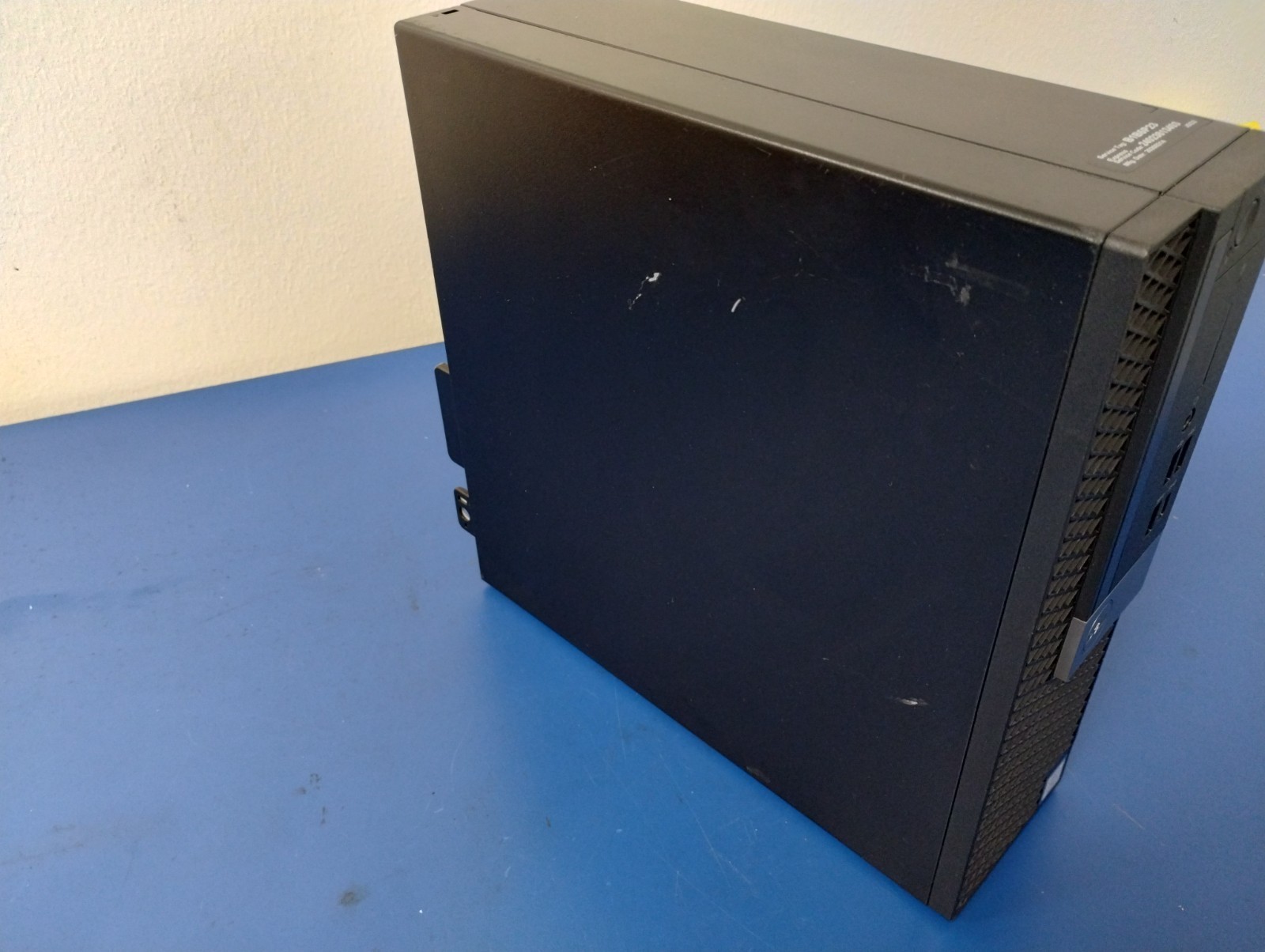 DELL OptiPlex 5070 i5-9500 3.00 GHz16 GB RAM 256 GB M.2 Intel(R) UHD