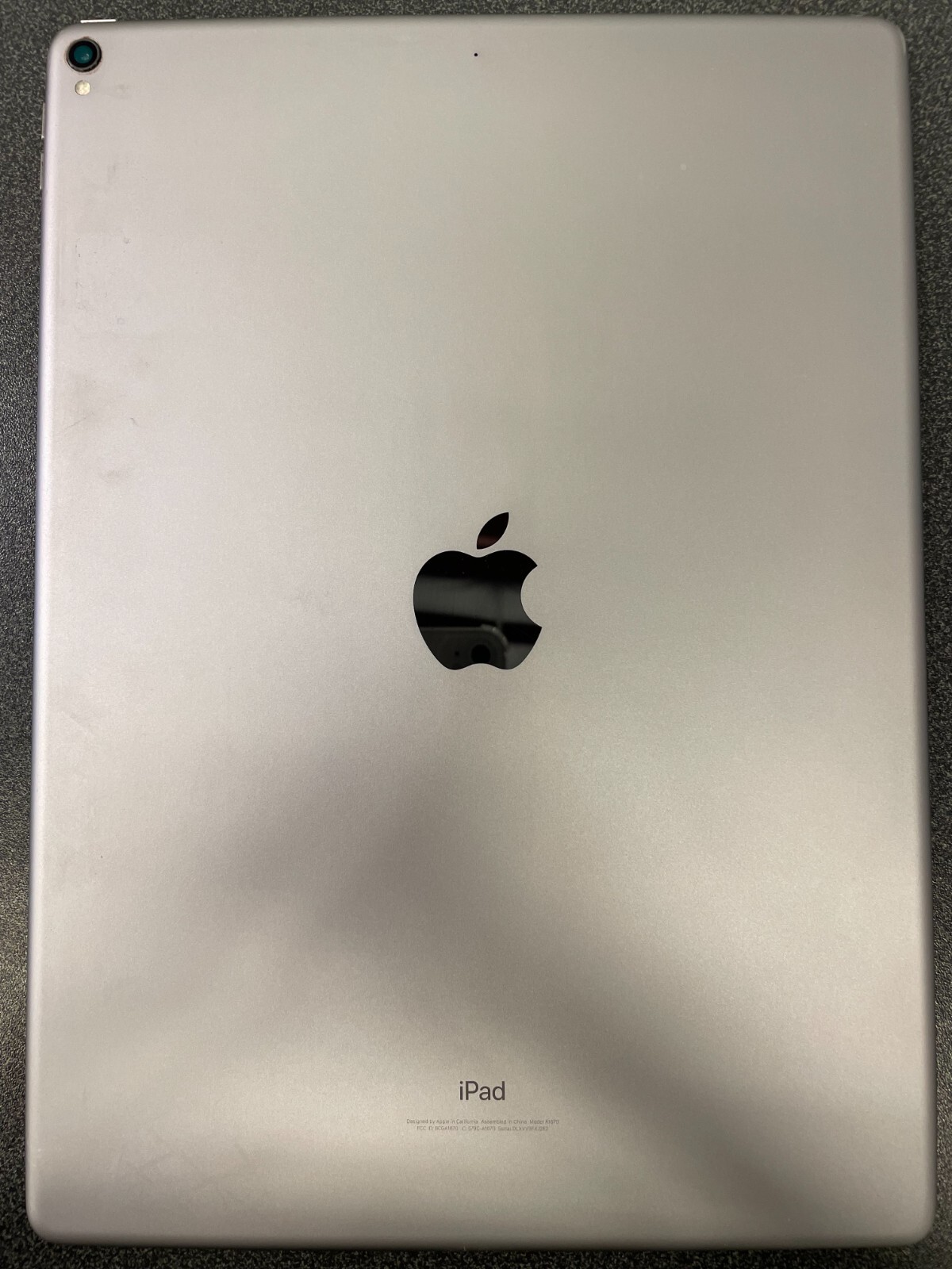 Apple iPad Pro 2nd Gen 64 GB, Wi-Fi, 12.9in – Gray Gold Silver – FAIR