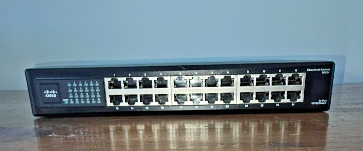 Cisco Small Business Unmanaged SR224 v2 24-Ports External Switch