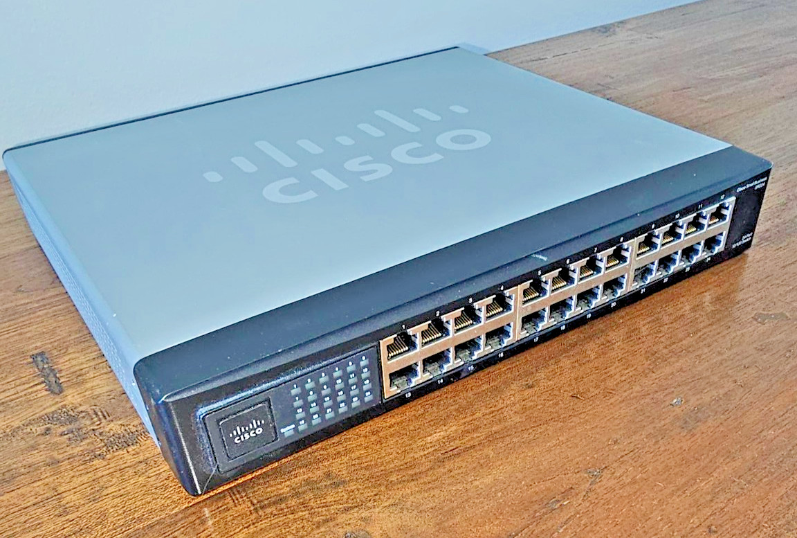 Cisco Small Business Unmanaged SR224 v2 24-Ports External Switch