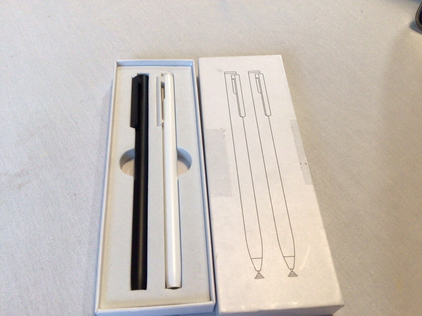 White And Black Stylus Pen For Various Ipad Or Tablet