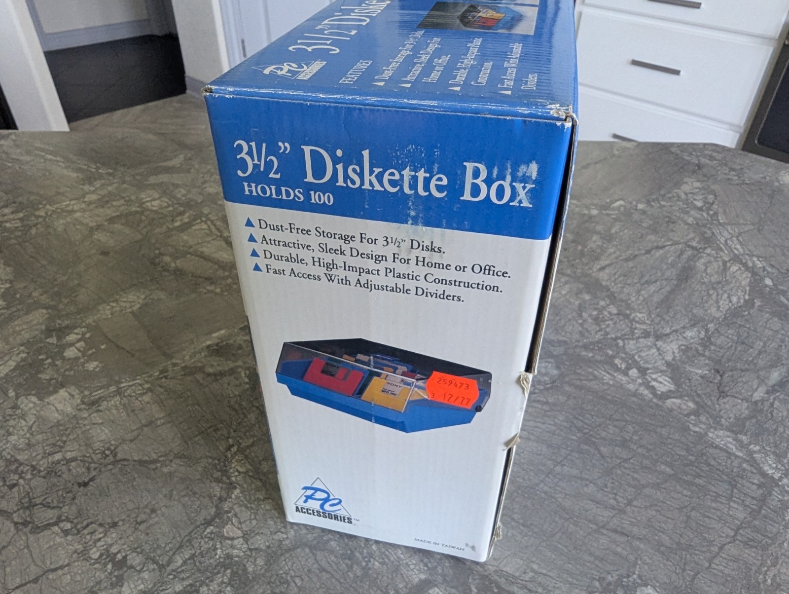 PC Accessories 3.5″ Diskette Floppy Disks Storage Box Blue 100 Capacity w/Box