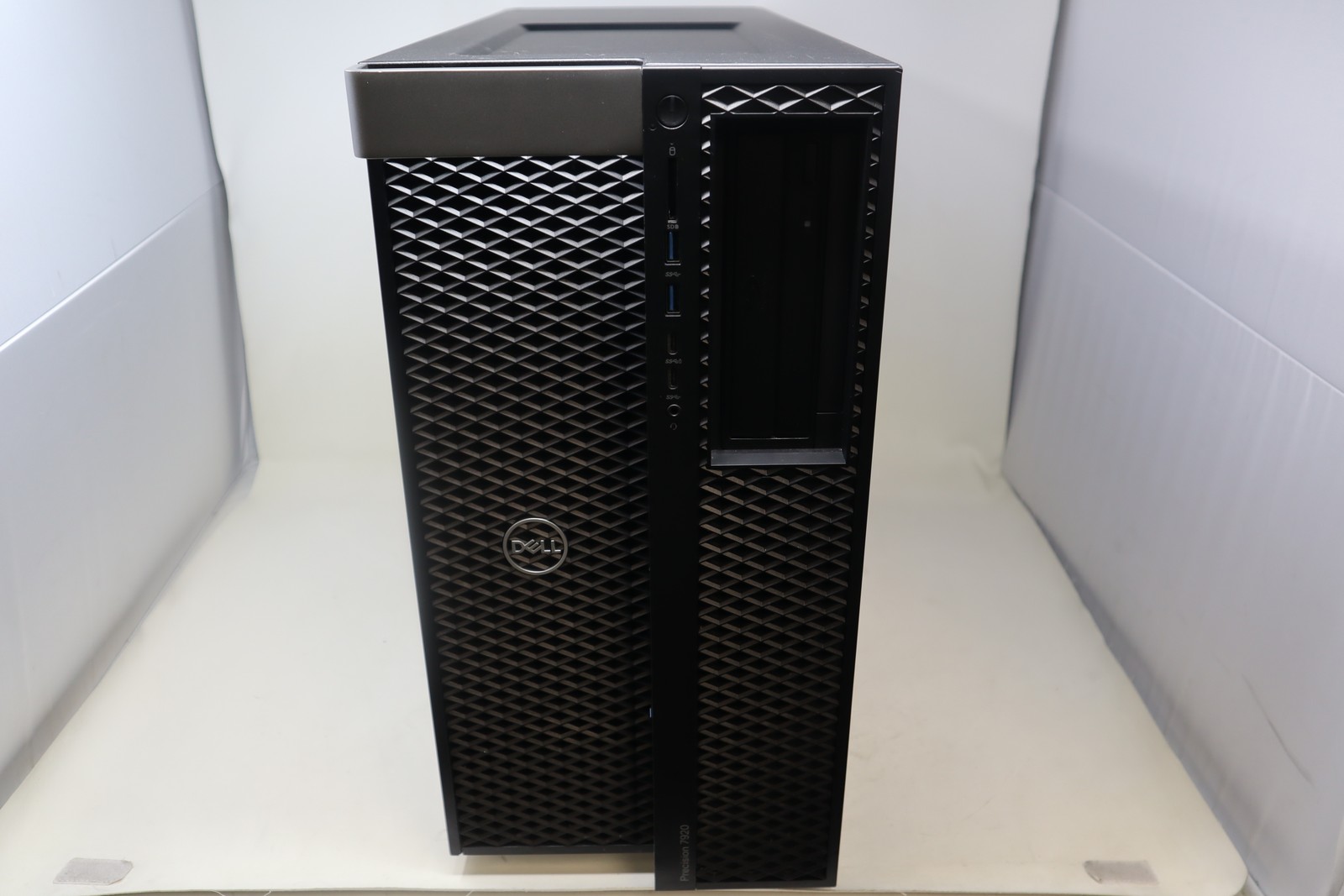 Dell Precision 7920 Desktop Intel Xeon Gold 6128 3.40GHz 32GB RAM No HDD No OS