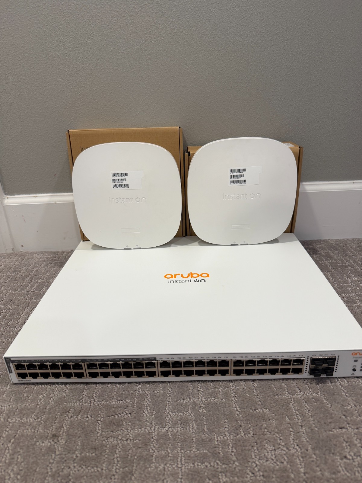 HP Instant On Business Network Bundle – 2x AP25 Wi‑Fi 6 Access Points + 48-Port