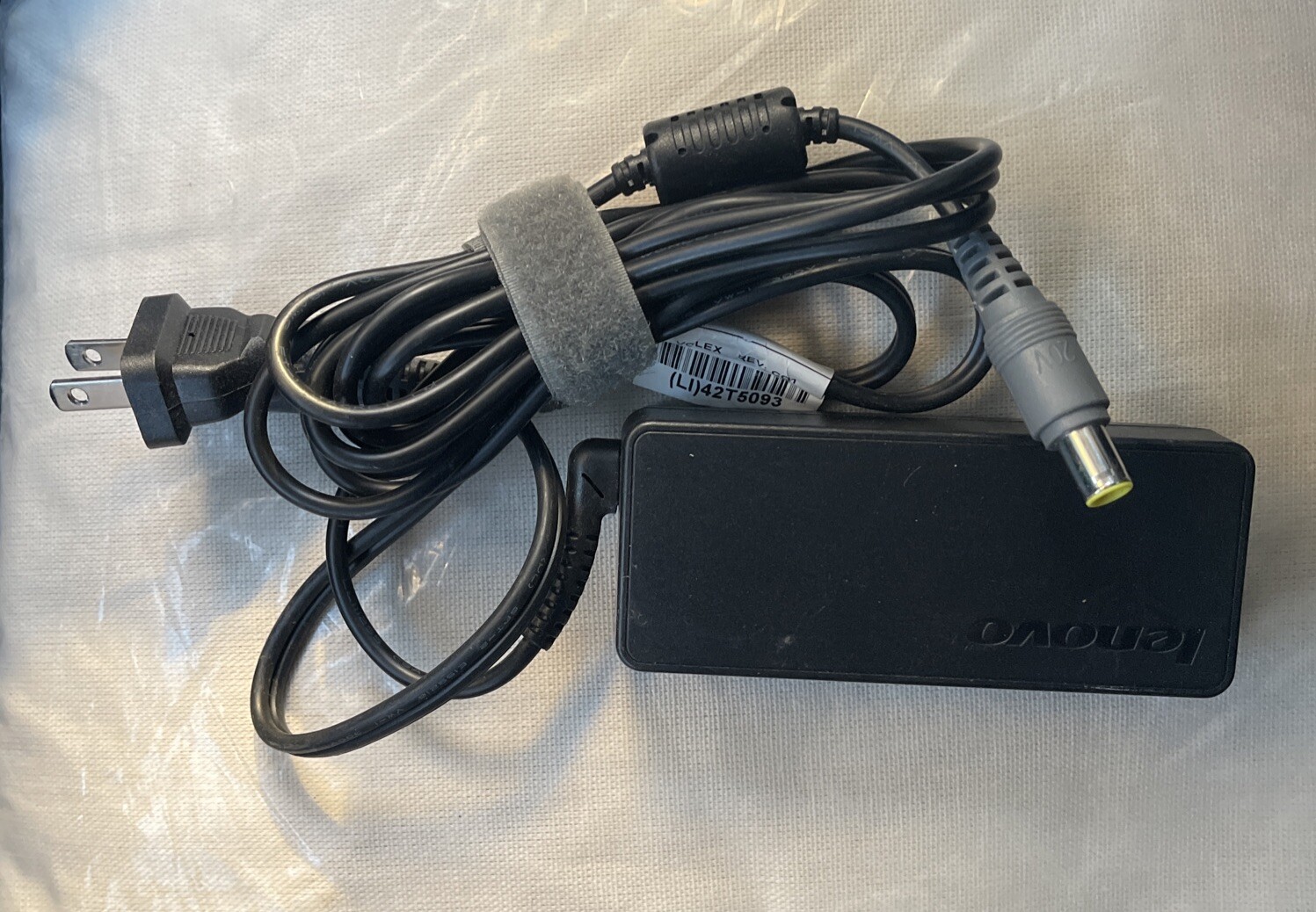 Lenovo 0A36258 65W Laptop/Desktop AC Adapter 20v – 3.25A—————-26