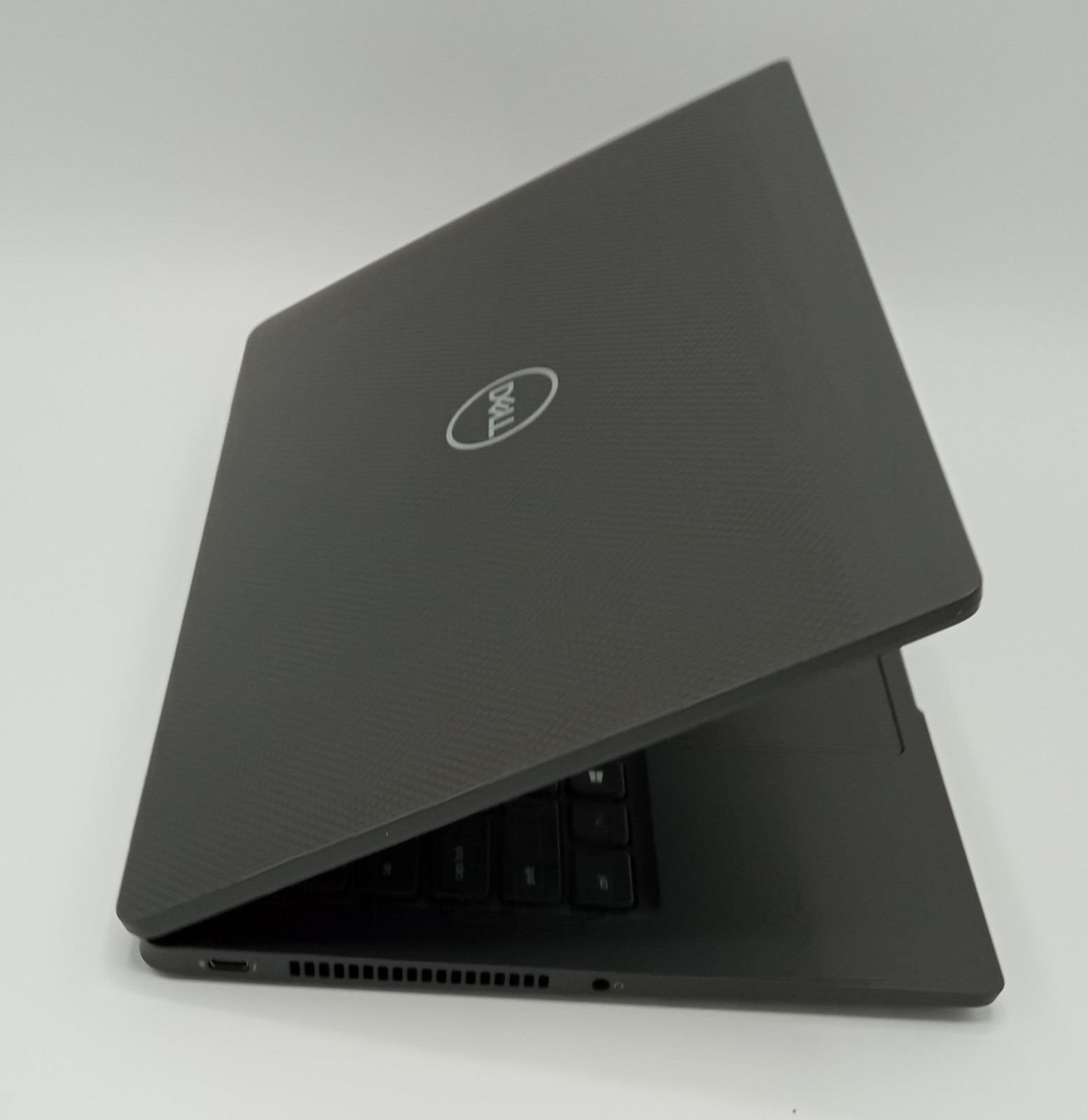 Dell Latitude 7420 14″×i5-1135G7×2.60GHz ×16GB×256GB/NVMe×W11P×Backlit×AC Chargr