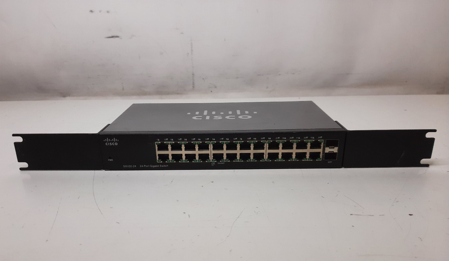 Cisco Small Business 100 Series Unmanaged Gigabit Ethernet Switch SG102-24