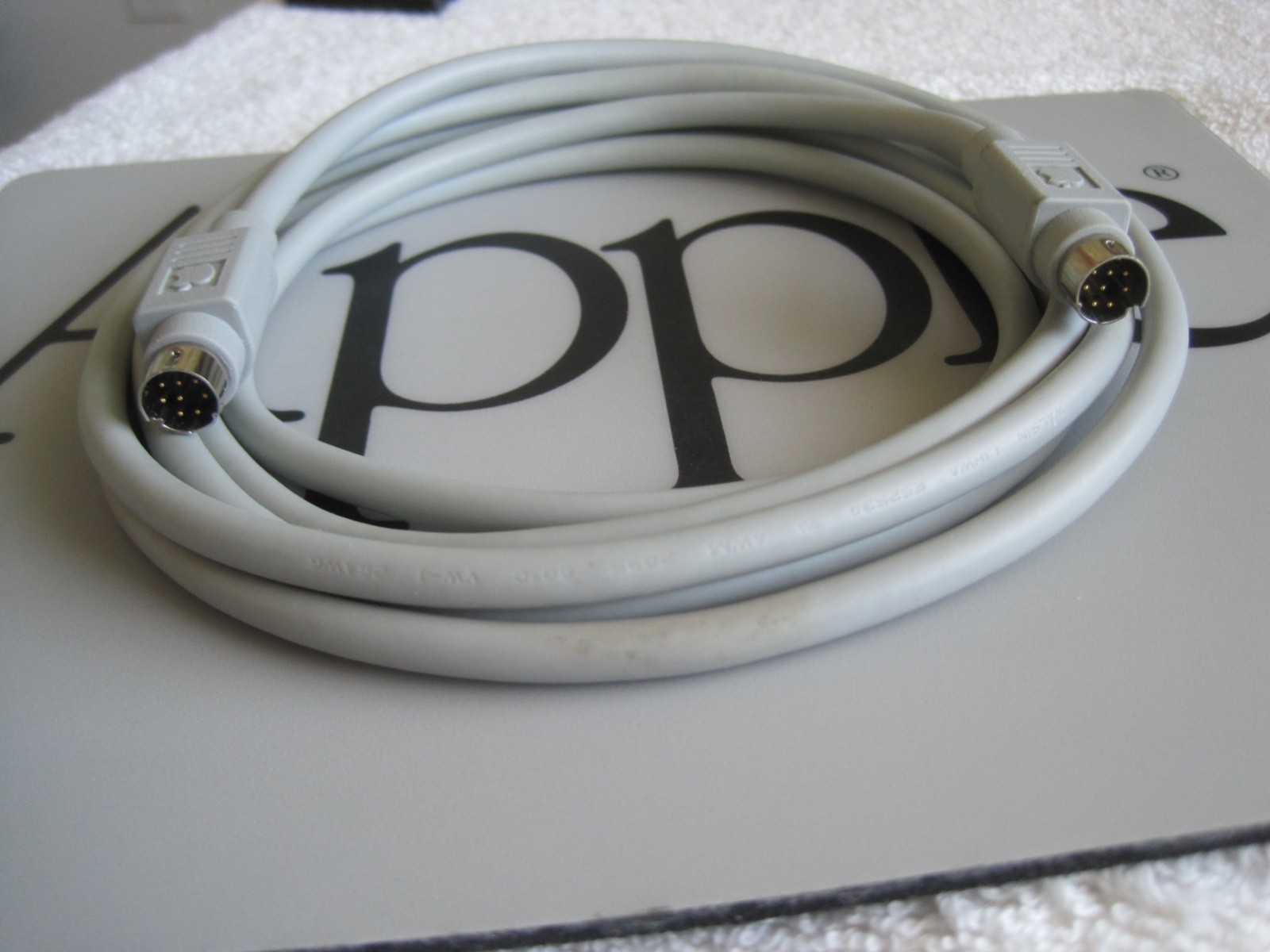 miniDIN 8 Serial Cable | ~ 7 Ft | Genuine Apple | APN 590-0552-A