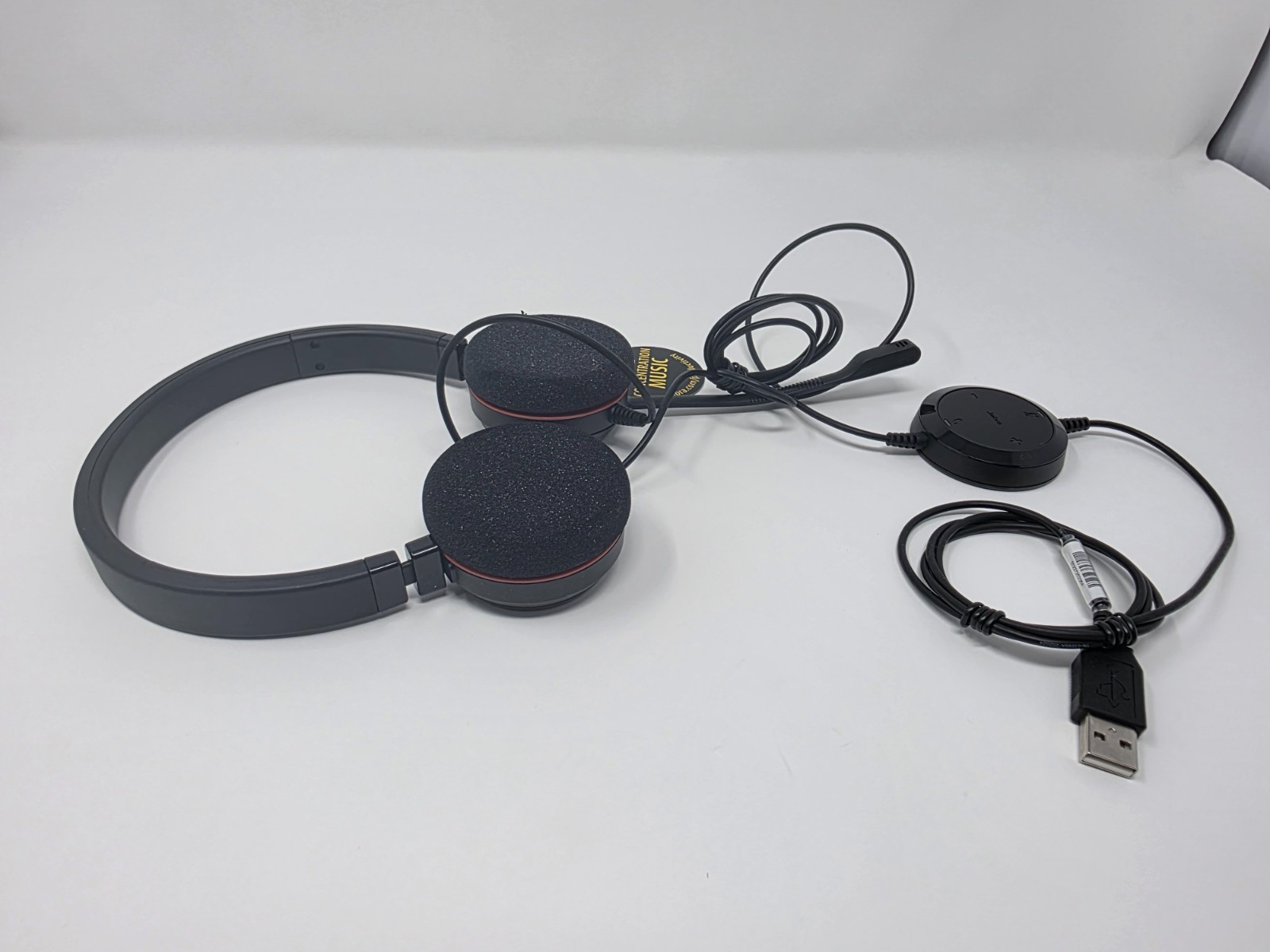 Jabra Evolve 20 Wired On-Ear Headset Black USB-A Skype for Business HSC016