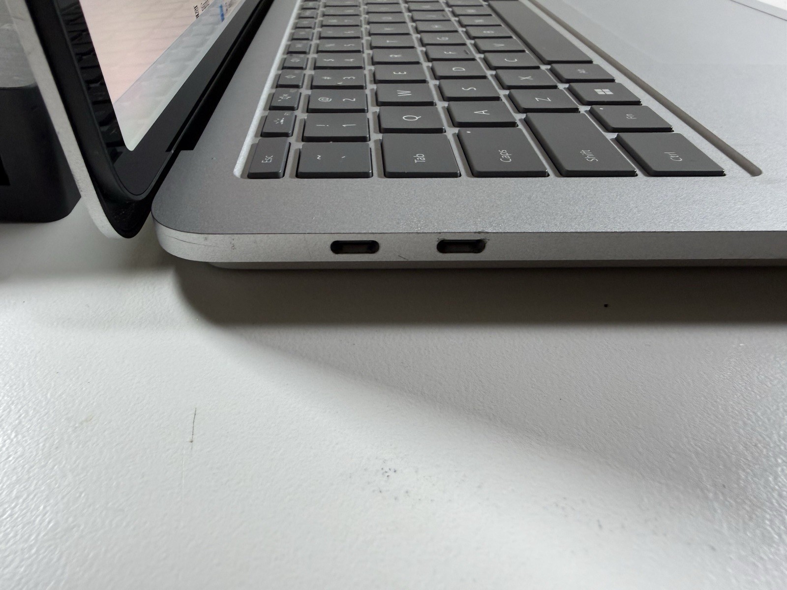 Microsoft Surface Laptop Studio 14.4″ i7 11370H 32GB 1TB Nvidia RTX A2000 WIN11