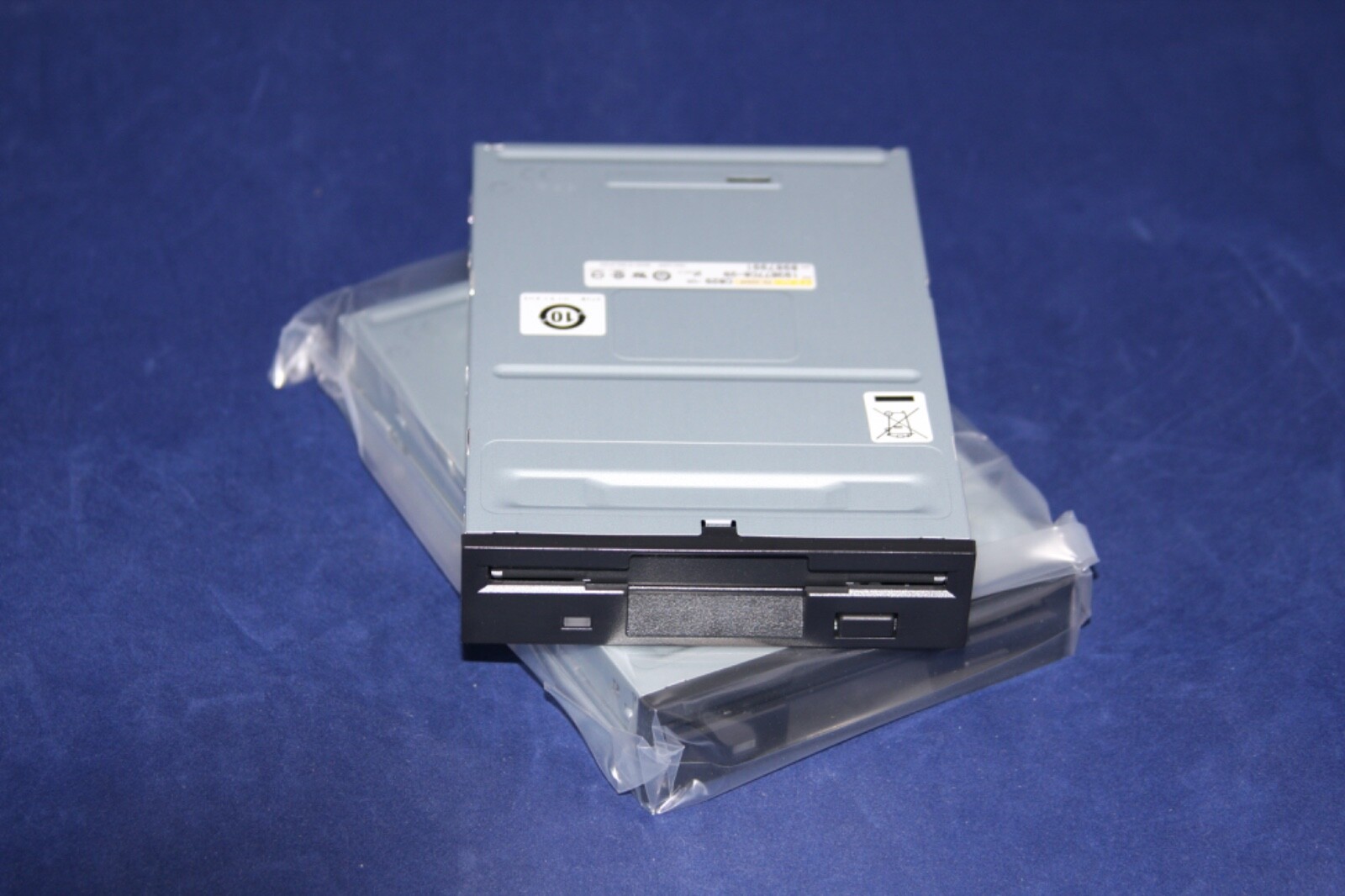 * * NEW * * Teac FD235HF 3.5″ inch Internal Desktop 1.44MB Floppy Disk Drive