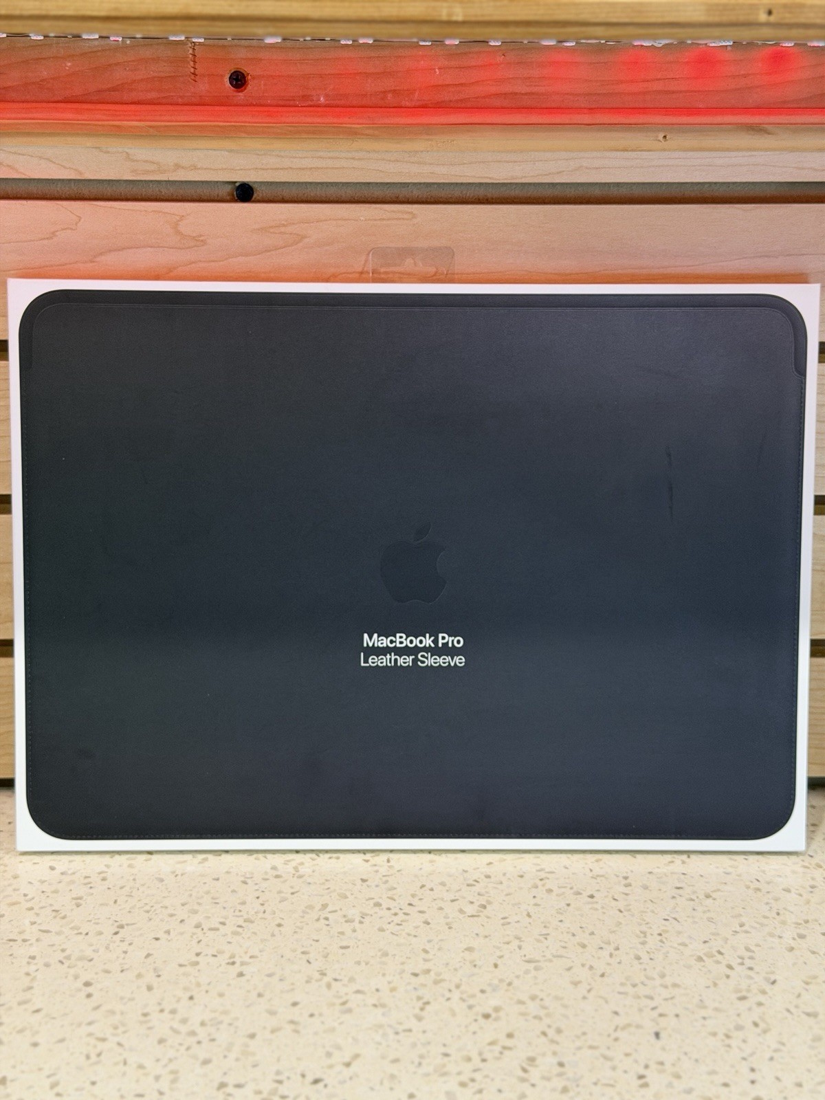 Apple Leather Sleeve (for 15-inch MacBook Pro) – Black – Brand NEW!