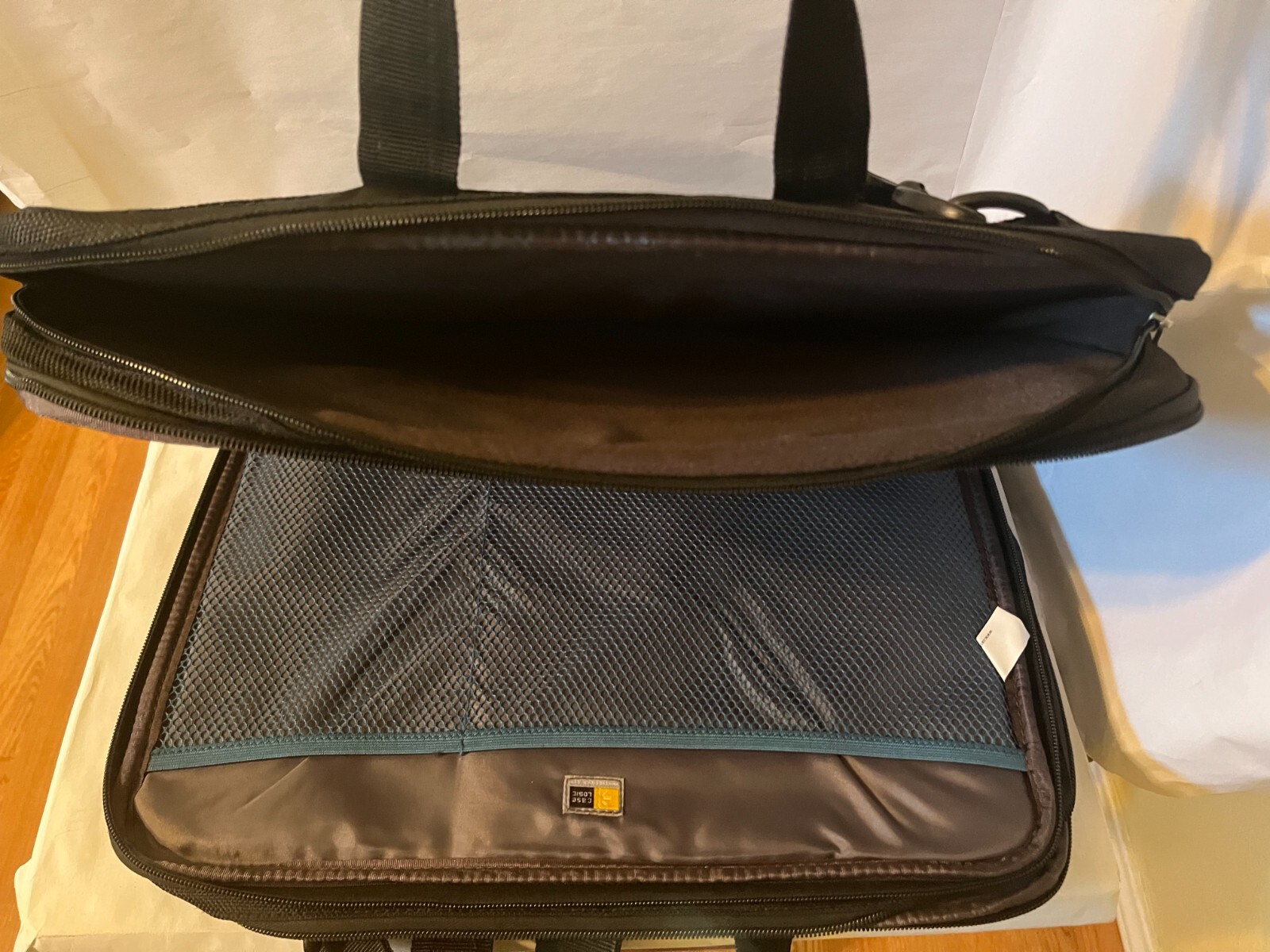 Case Logic 17″ Black Portable Case Top Load Laptop Storage Bag Shoulder Strap