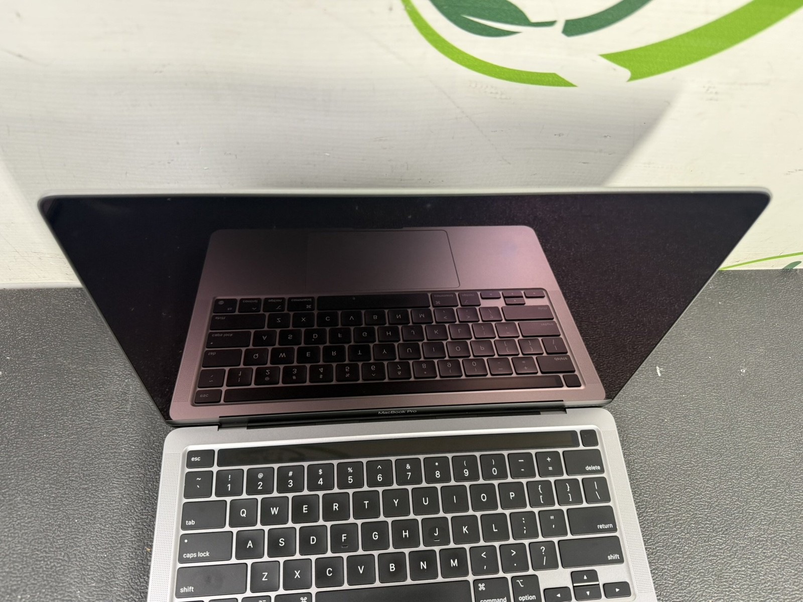 Apple MacBook Pro A2338 13.3″ 8-Core M1 2020 8GB DDR4 256GB Touchbar