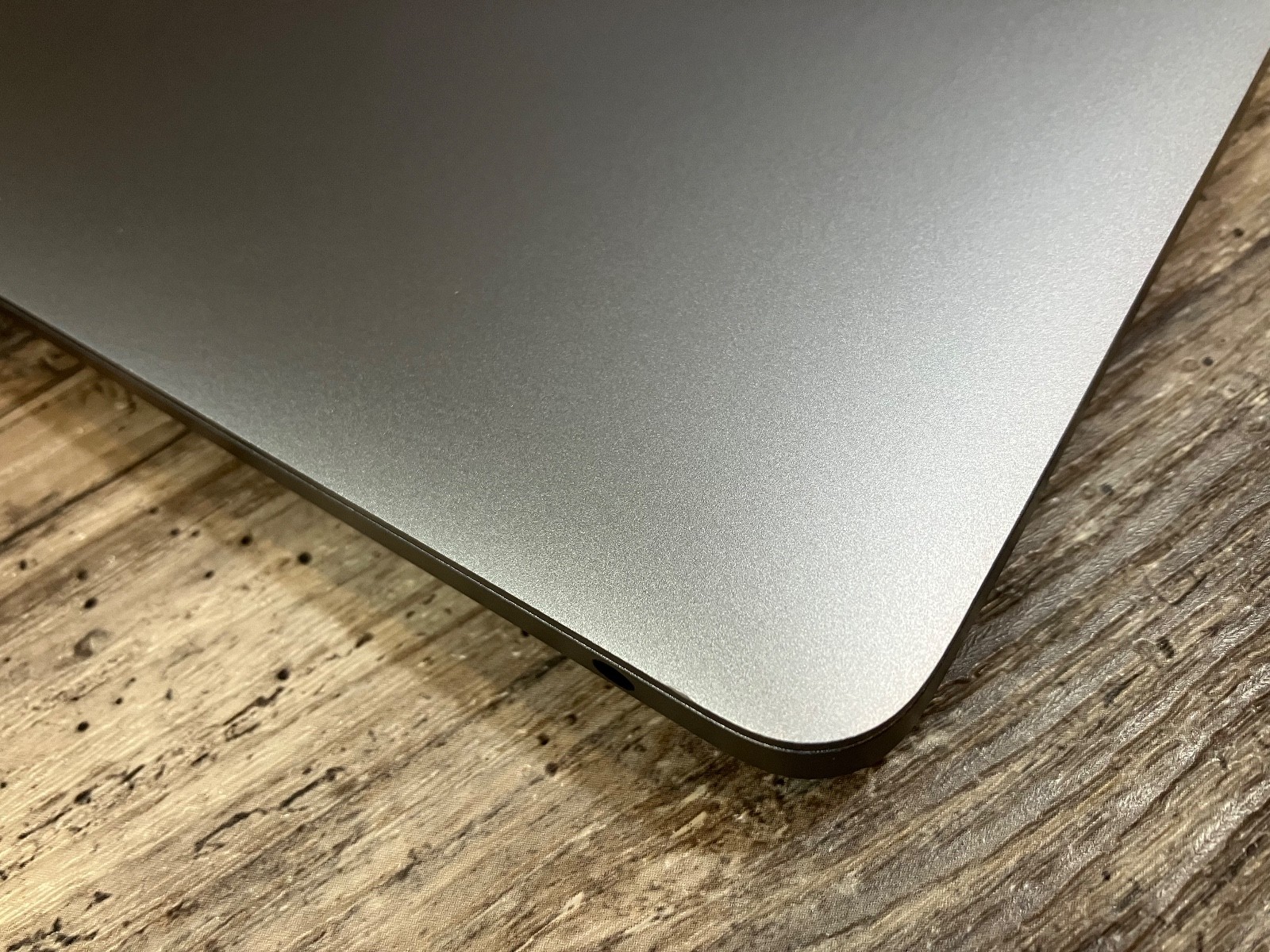 2020 Macbook Air Apple M1 8 CPU/ 7 GPU | 16GB RAM 256 SSD | Sonoma OS | A Grade