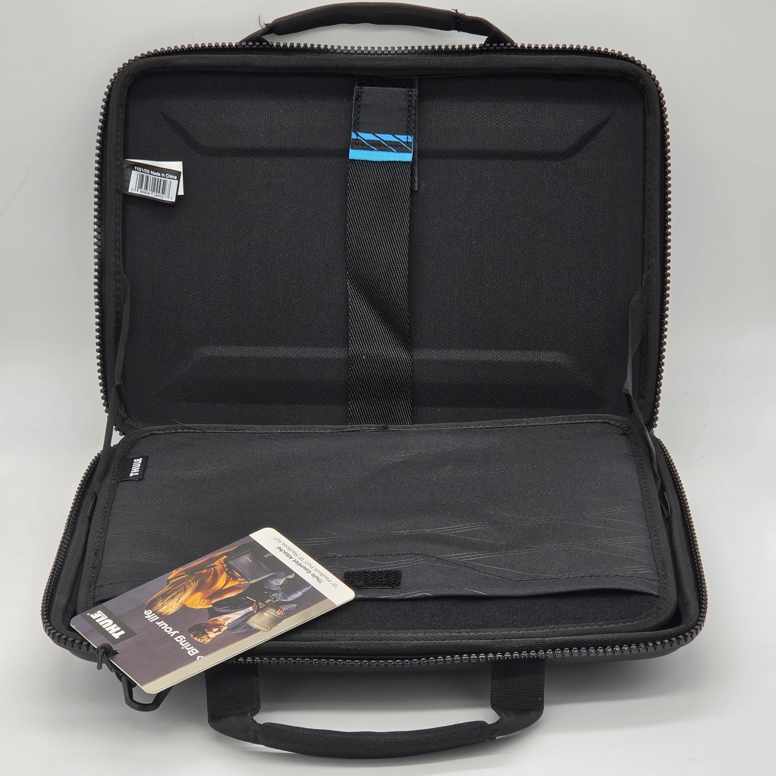 ✨NEW WITH TAGS✨Thule Gauntlet 4.0 Attaché 13″/14″ MacBook Pro Laptop Case
