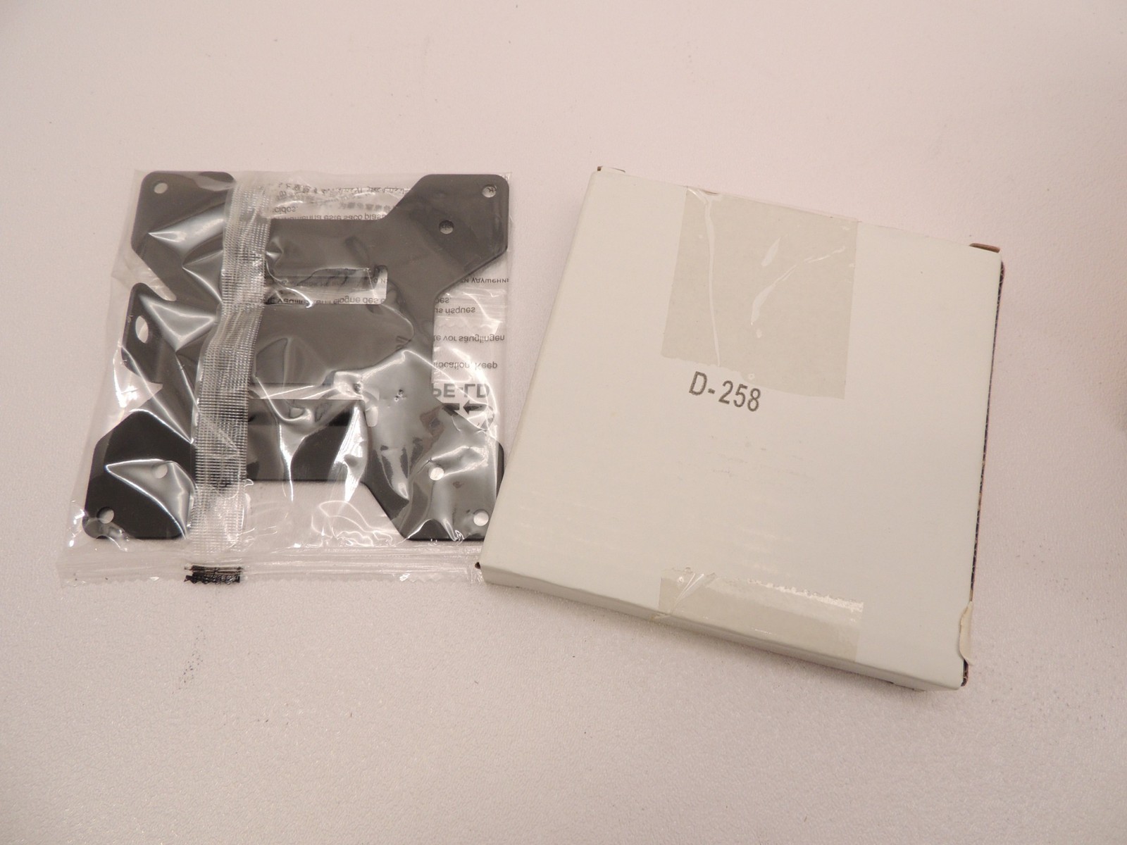 VESA 75x75mm 100x100mm Compatible Mounting Plate Quick Release PT-SD-VA01A