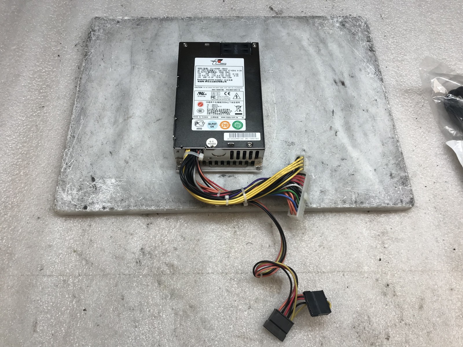 ZIPPY EMACS H1U-6200P 200W ATX Switching Power Supply w/ Power Cable