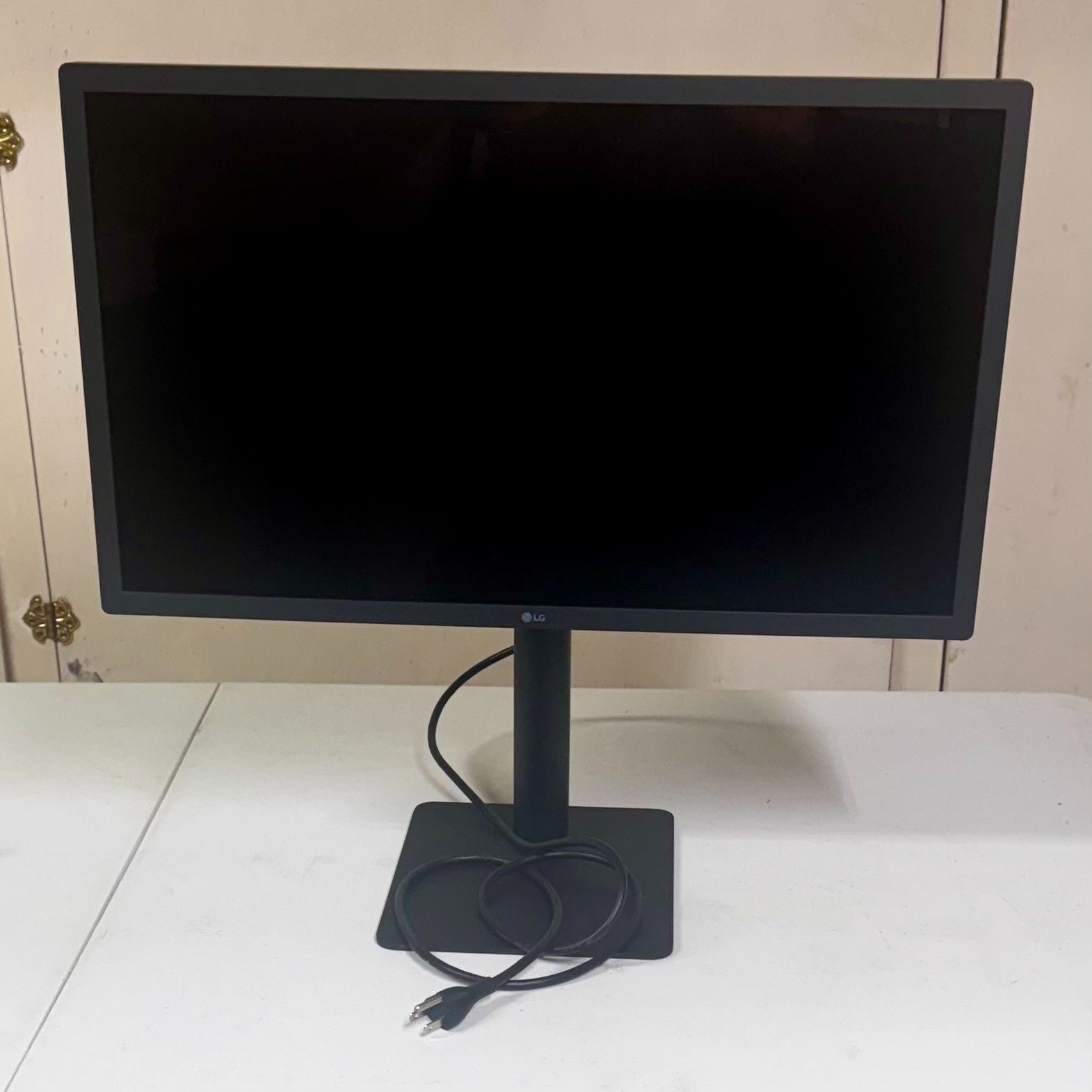 LG UltraFine 4K 24″ Display Monitor 24MD4KL