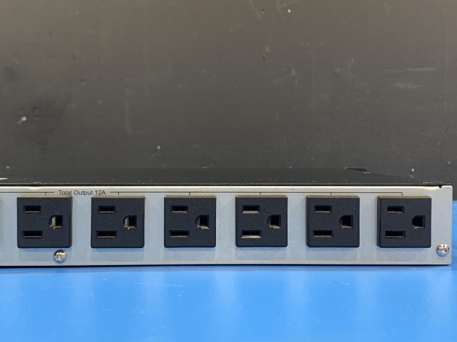 Eaton EATS115 120V 12A Single-Phase 10-Outlet PDU W/ Rack Ears 9001-5013-00P