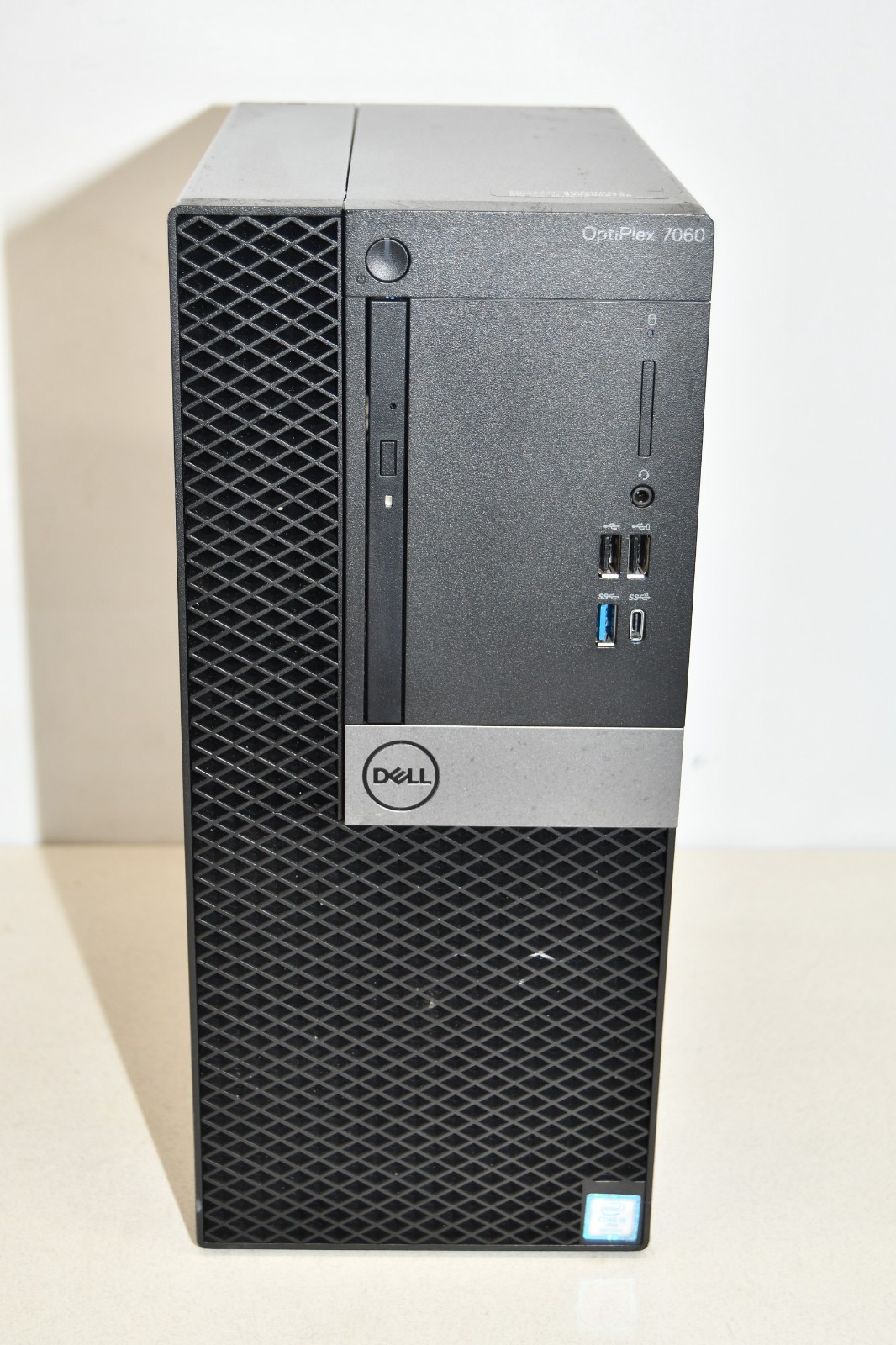 ^ Dell OptiPlex 7060 Desktop Intel i5-8500 @ 3.00GHz 8GB RAM No HD #X7020