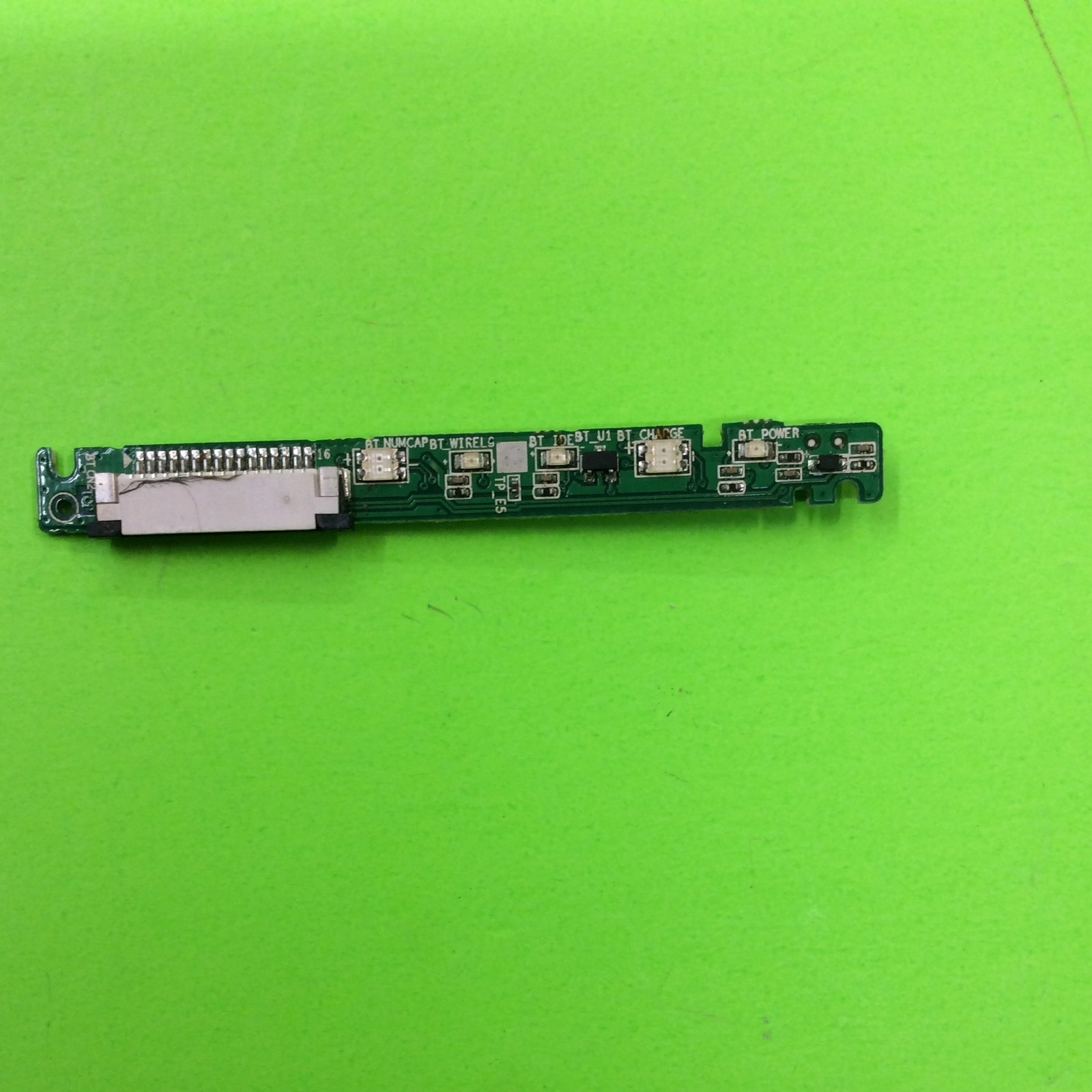 Sylvania SYNET582-BK Laptop Computer Indicator Light Board