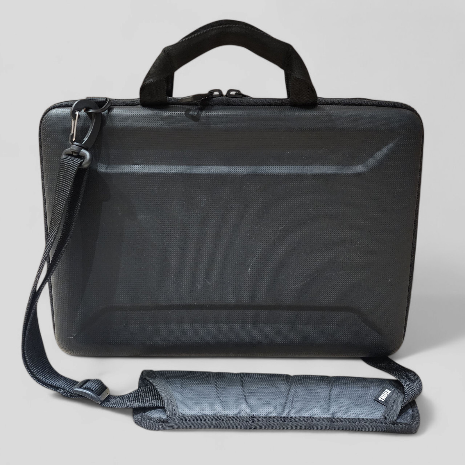 THULE GENUINE Gauntlet 4 Attaché Briefcase 14” MacBook Pro Laptop Case Black