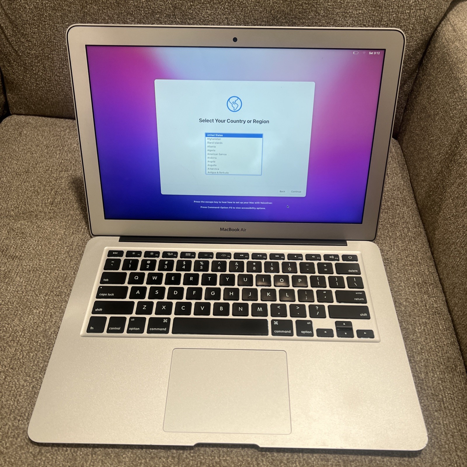 APPLE MACBOOK AIR 13 INCH LAPTOP | 256GB SSD | WARRANTY 30 days