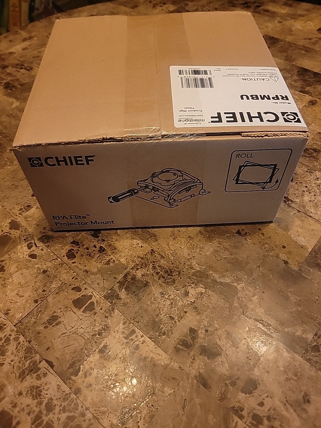 CHIEF ELITE UNIVERSAL PROJECTOR MOUNT RPMBU 50 lb. max Comes With 2 Keys.