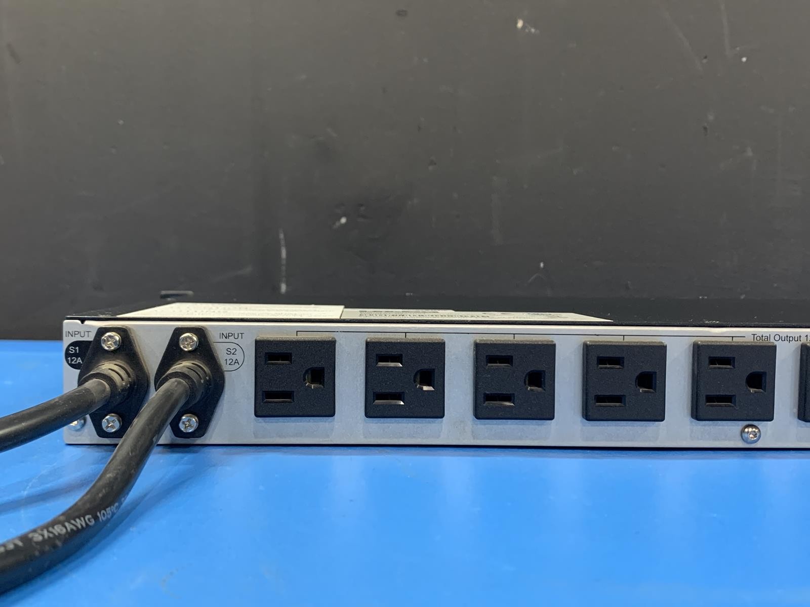 Eaton EATS115 120V 12A Single-Phase 10-Outlet PDU W/ Rack Ears 9001-5013-00P