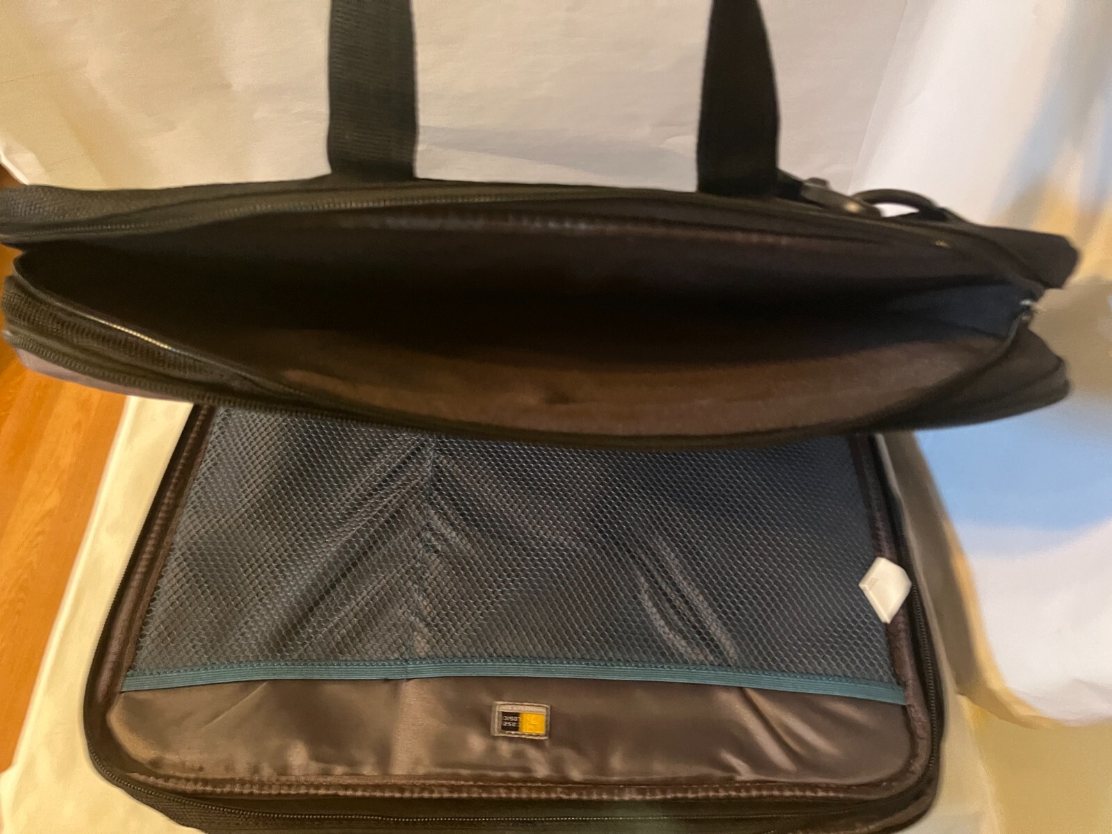Case Logic 17″ Black Portable Case Top Load Laptop Storage Bag Shoulder Strap