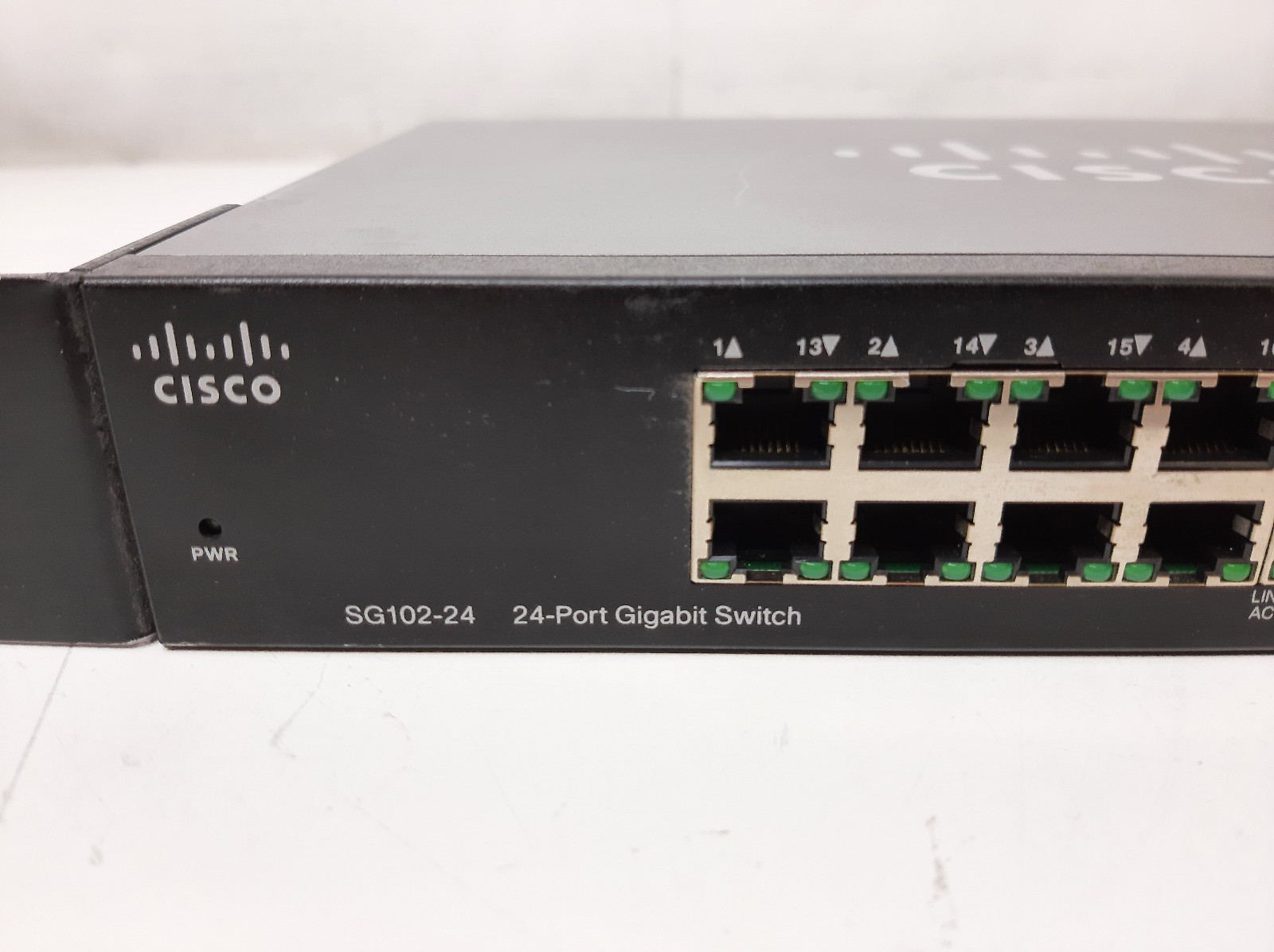 Cisco Small Business 100 Series Unmanaged Gigabit Ethernet Switch SG102-24