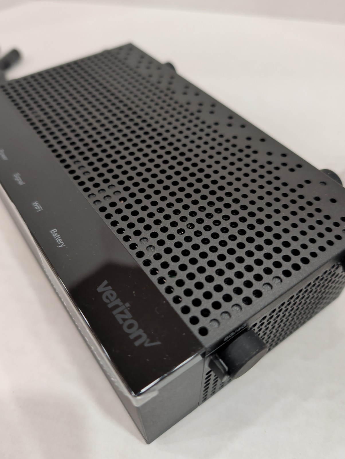 NOB Verizon Business 5G Internet Gateway 2-Port Ethernet Router (XC46BE) Black