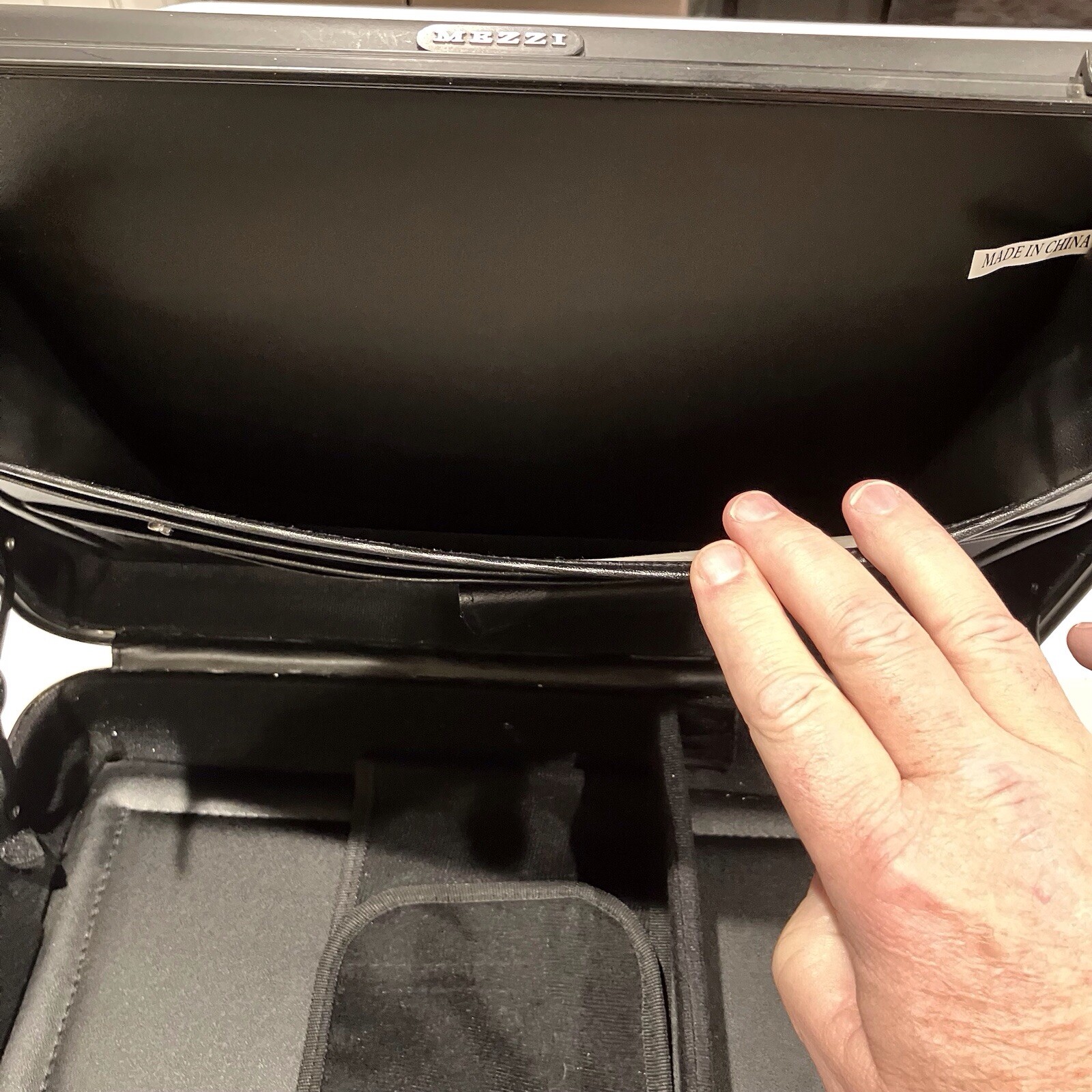 MEZZI Hard Aluminum Briefcase Laptop Case BLK Padded Inside , Scratch 18”x14x4