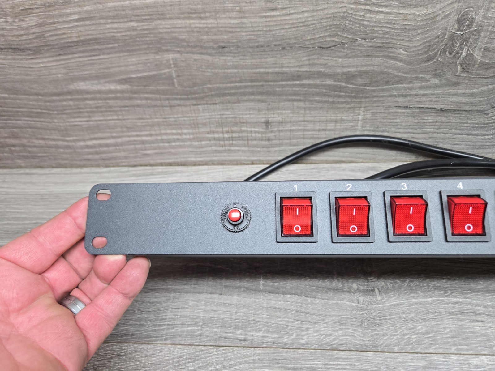 Rack Mountable Power Strip 10 Lighted Rocker Switches Unbranded