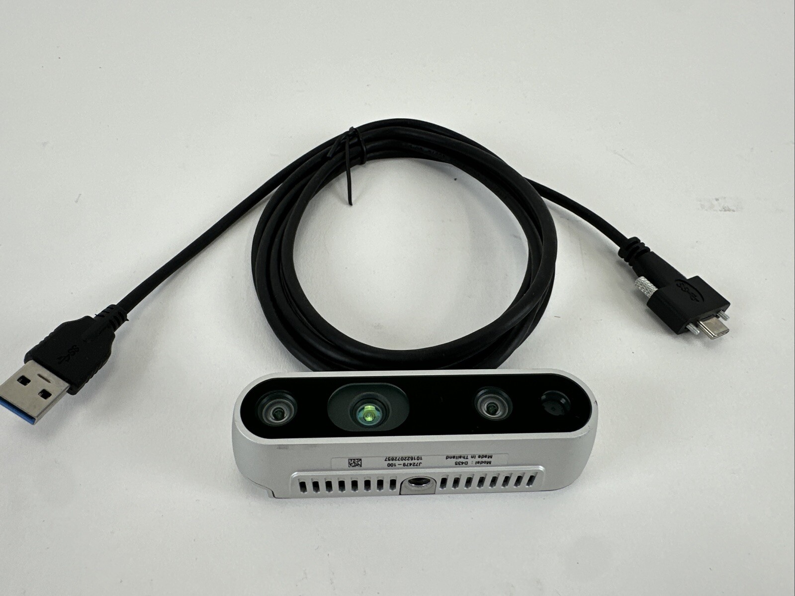 Intel RealSense Depth Camera D435 Silver with locking USB C To C Cable
