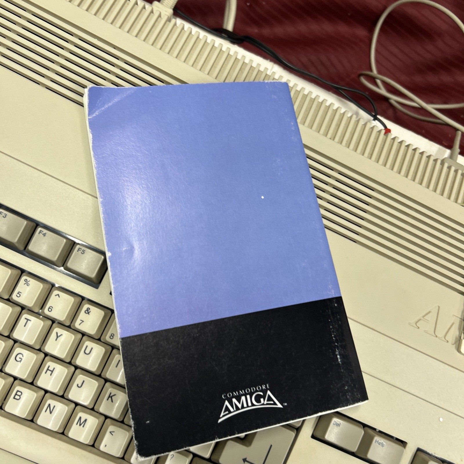 Commodore Amiga Buyer’s Guide To Software and Accessories Vol 4, Vtg Computers