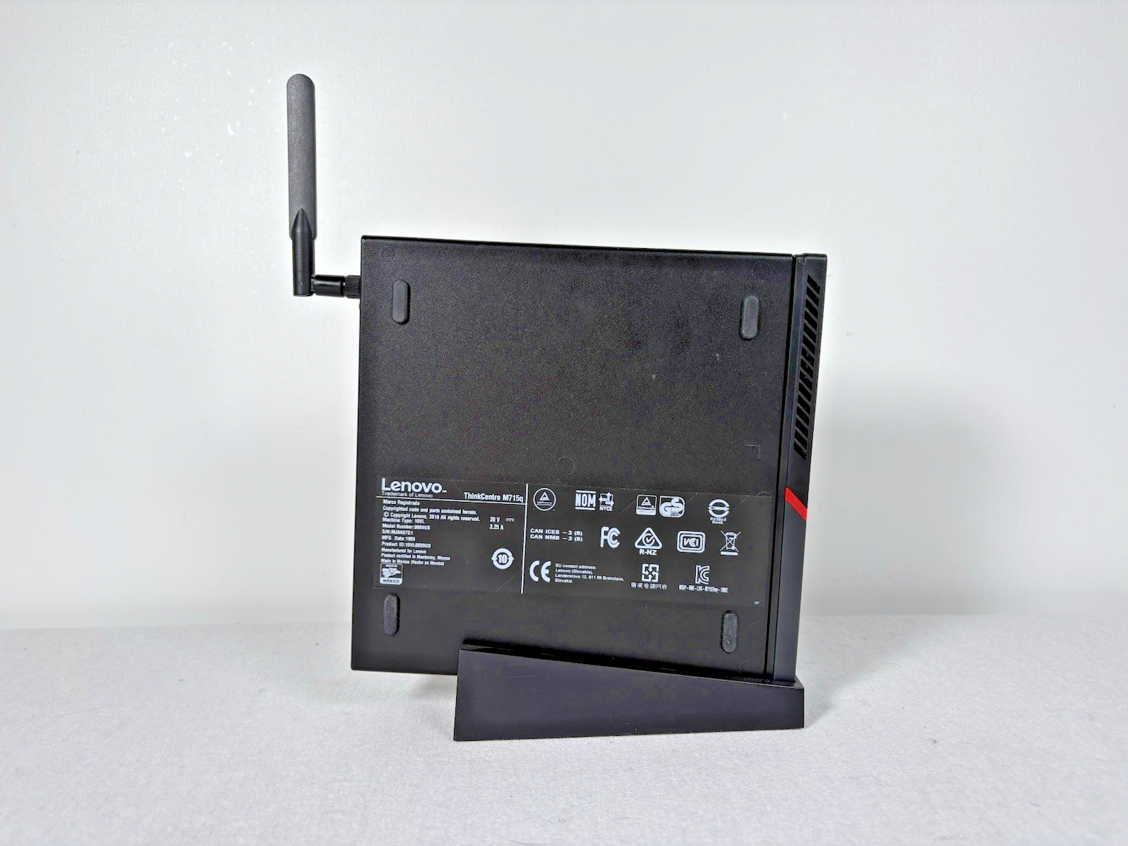 Lenovo ThinkCentre M715q Tiny PC AMD A6-8750E@3.0GHz 8GB RAM 128GB SSD W10 Pro