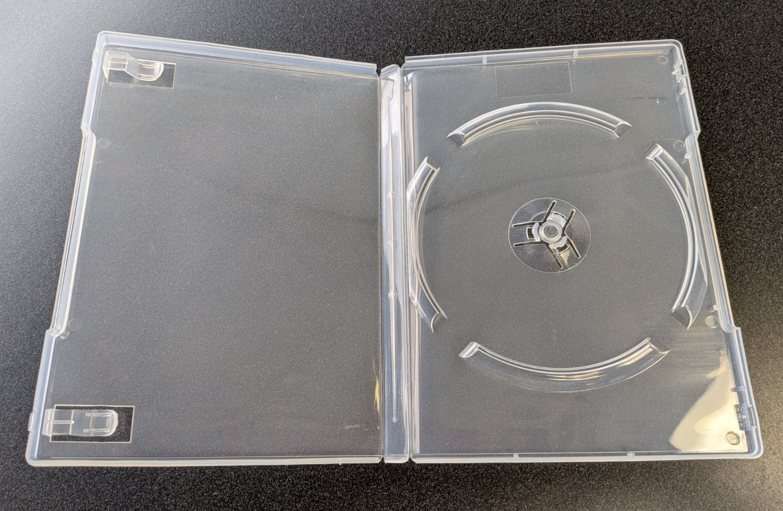LIQUIDATION BULK SALE! *100* PCS Standard CLEAR 1 Disc DVD Case