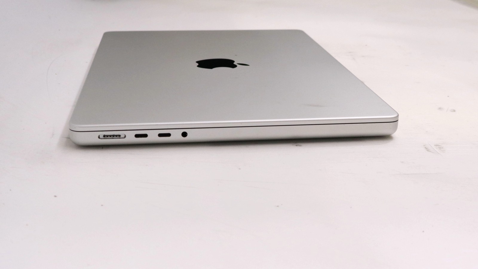Apple Macbook Pro 14″ M2 Pro 10-Core 16GB 512GB – Very Good