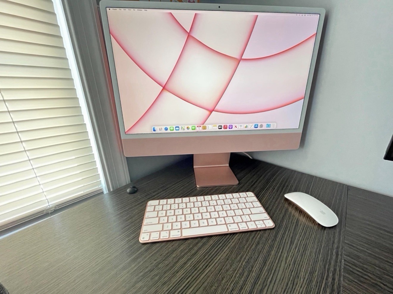 Apple iMac 24in All-in-One Pink M1 8GB RAM 256GB SSD MGPM3LL/A
