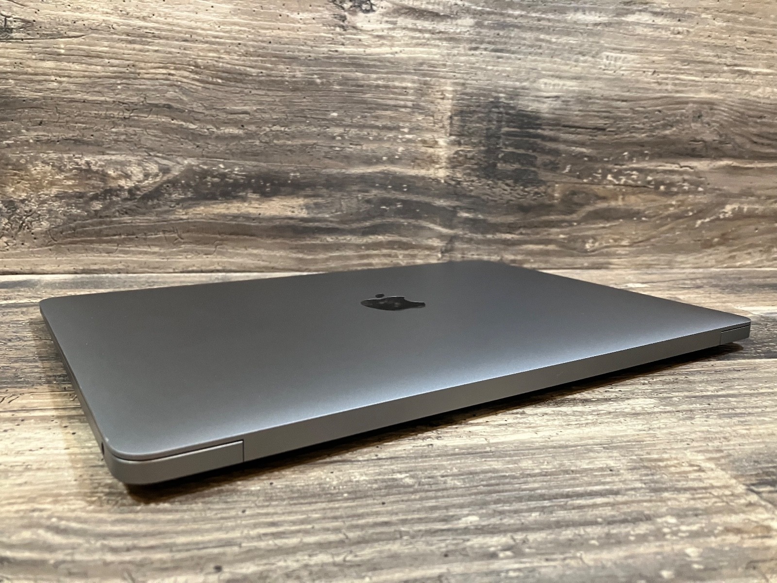 2020 Macbook Air Apple M1 8 CPU/ 7 GPU | 16GB RAM 256 SSD | Sonoma OS | A Grade