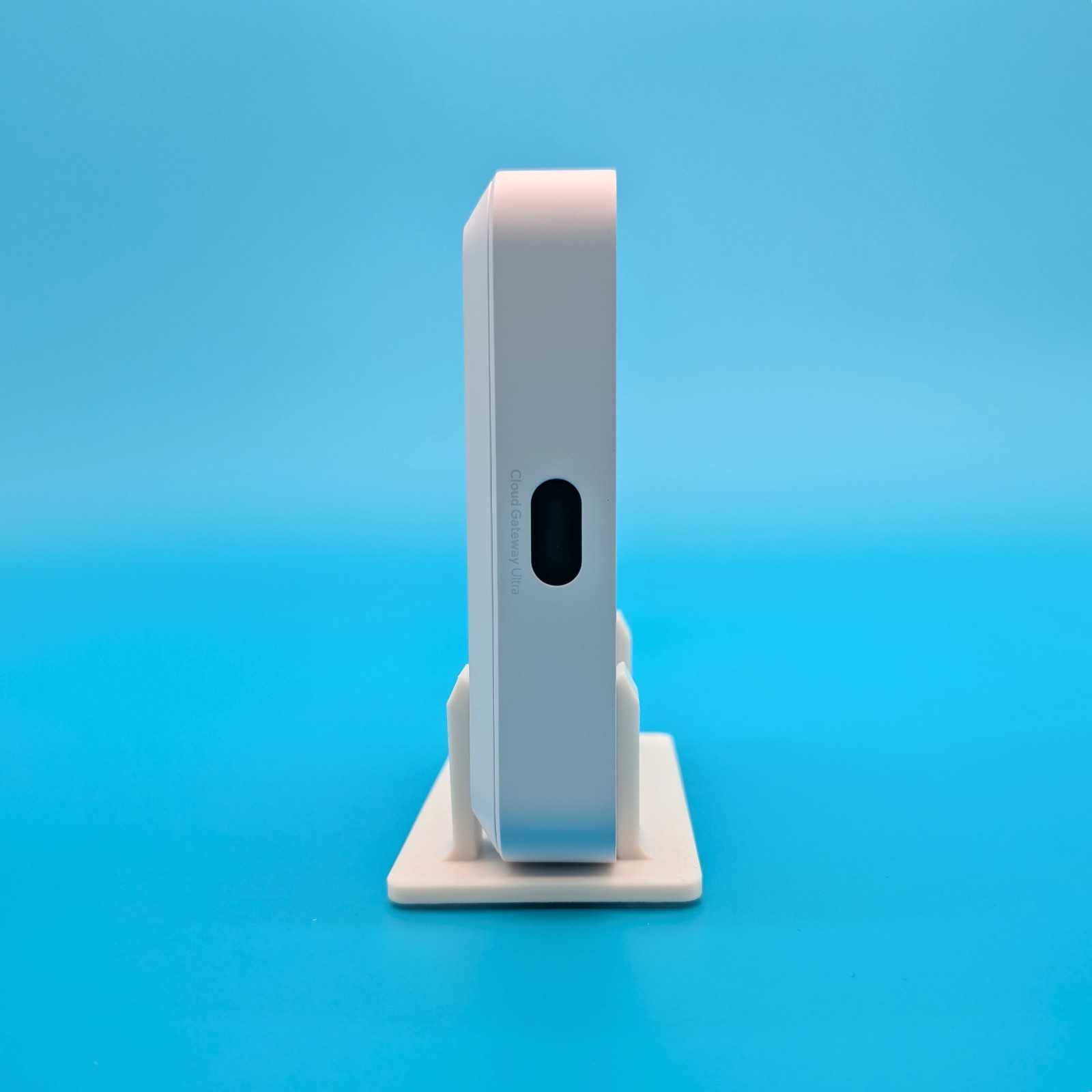 UniFi Cloud Gateway Max – Desk Stand with Silicone Feet – Black or White PETG