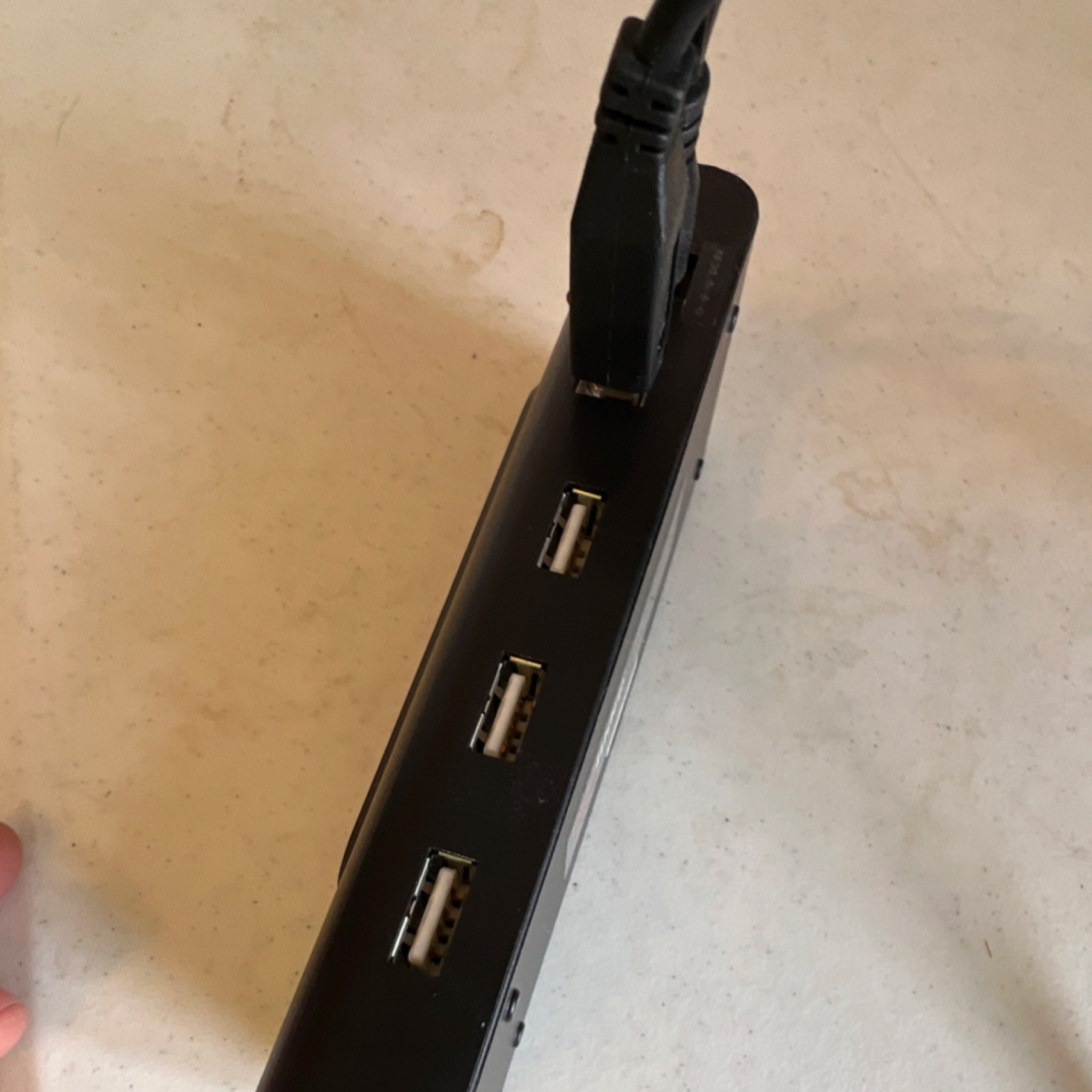 Gigaware USB 2.0 7-Port Powered Hub/Splitter Box, MPN 26-159, Black